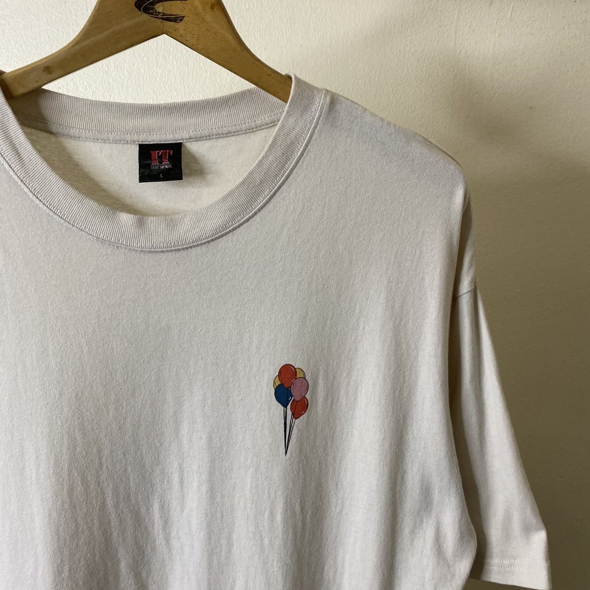 Vintage Y2K IT Pennywise Horror Movie Promo Tee Size US L / EU 52-54 / 3 - 8 Thumbnail