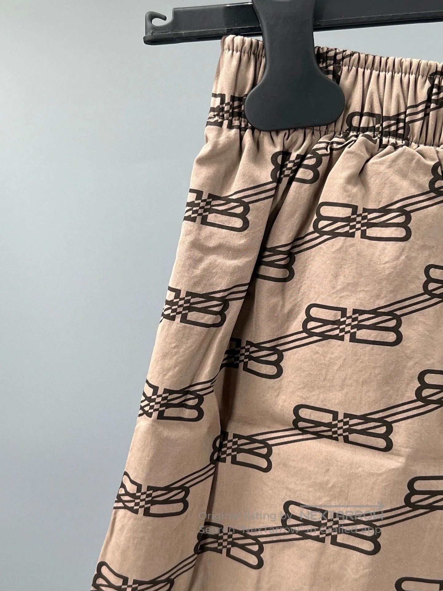 balenciaga men logo print casual shorts.