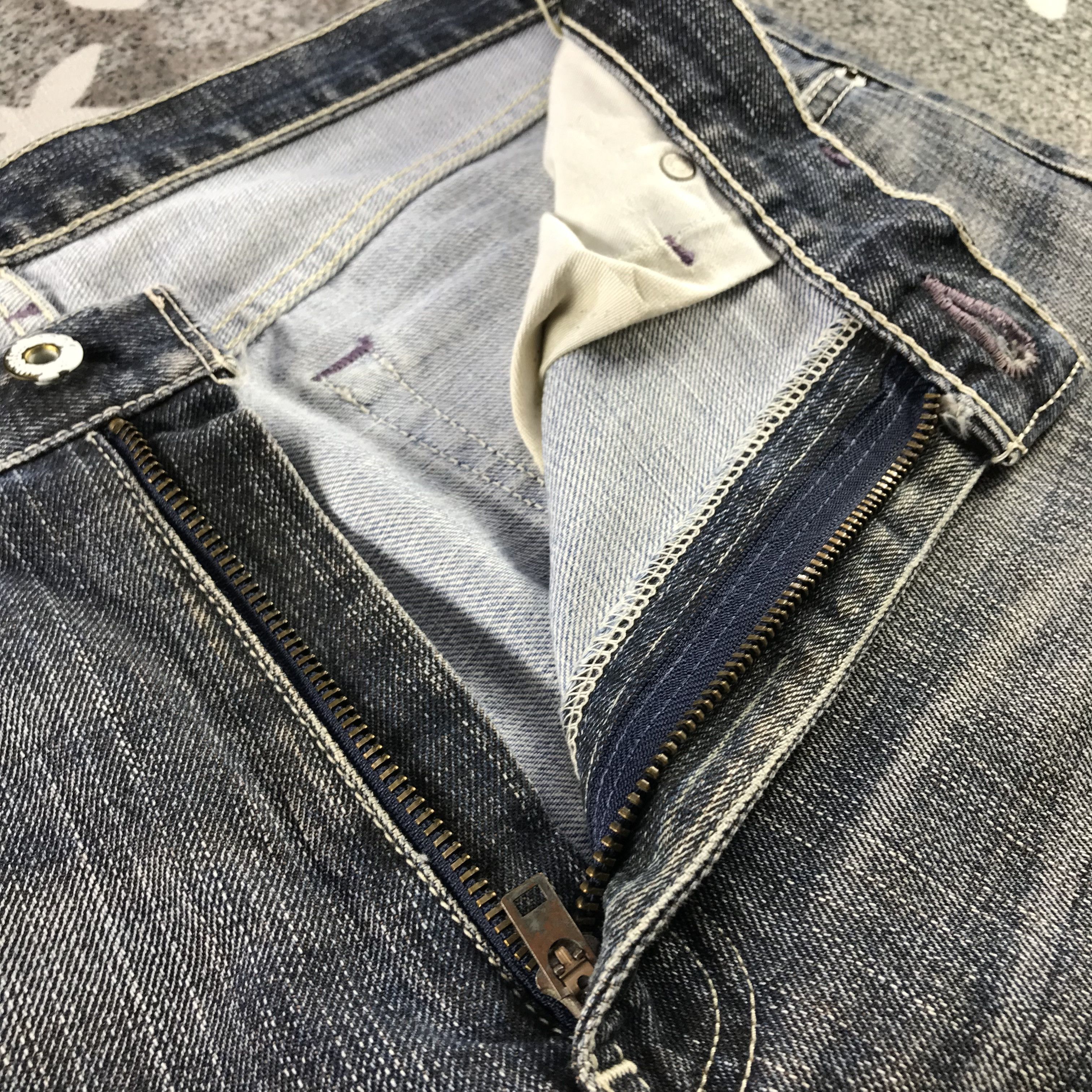 Levi's Vintage Levis 507 Jeans Faded Blue Denim KJ3363 Size US 36 / EU 52 - 7 Thumbnail