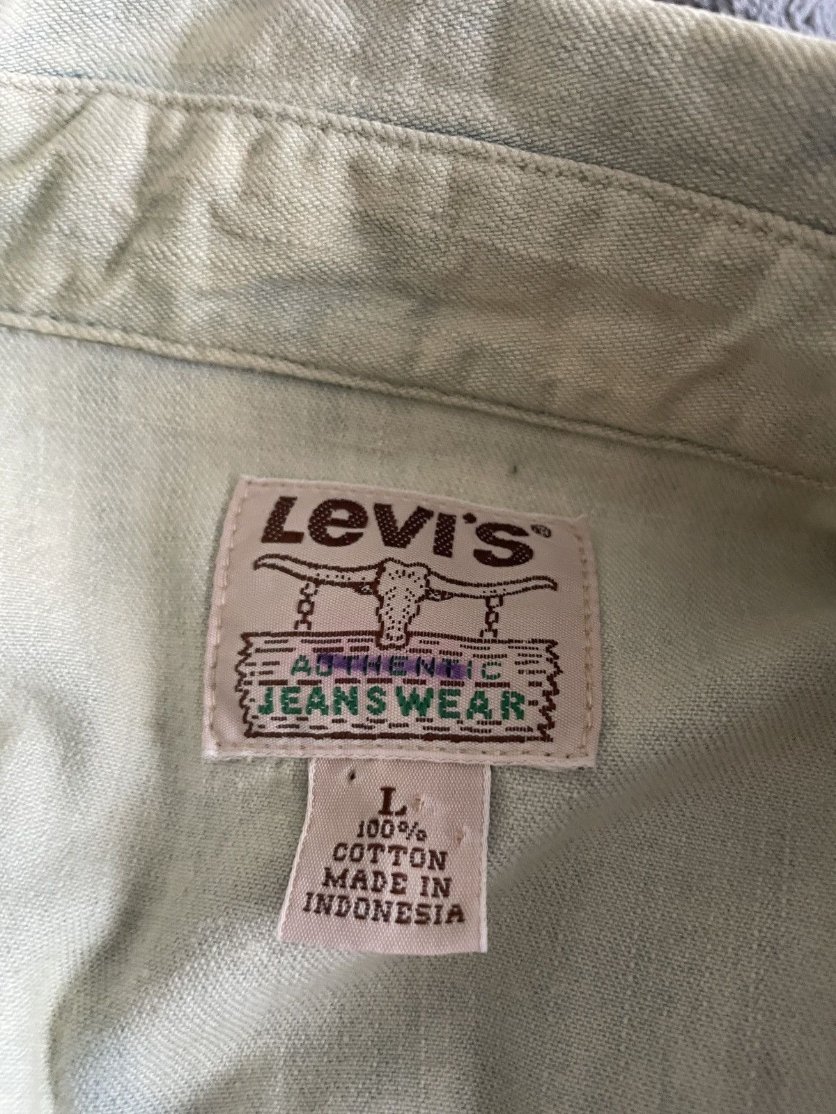 Levi's Vintage Clothing Bleached Denim Snap button down western shirt Size US L / EU 52-54 / 3 - 6 Thumbnail
