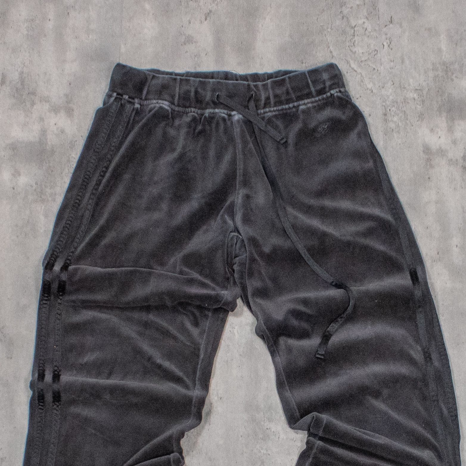 B.U.M Equipment Vintage 1990's Baggy Relax Wide Striped Velvet Sweatpant's Size US 26 / EU 42 - 4 Thumbnail