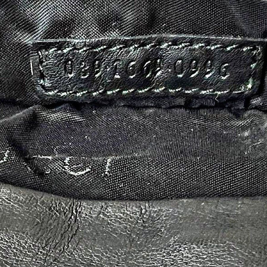 Gucci Authentic Gucci Tom Ford Black Leather Zip Cuff Bracelet Size ONE SIZE - 11 Thumbnail