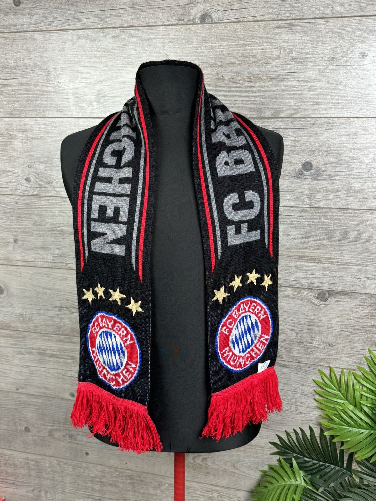 Vintage Vintage Scarf 🧣 Football Club FC Bayern Munchen Size ONE SIZE - 1 Thumbnail