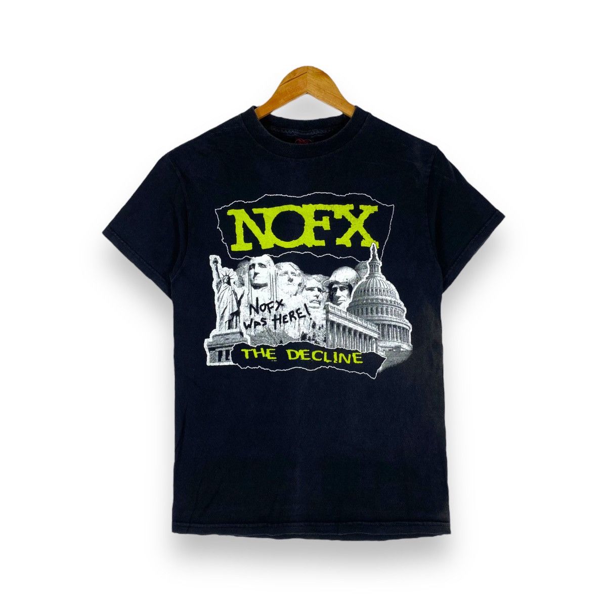 Band Tees × Vintage Vintage 00's NOFX The Decline Album Punk Rock Band Tee Size US S / EU 44-46 / 1 - 1 Thumbnail