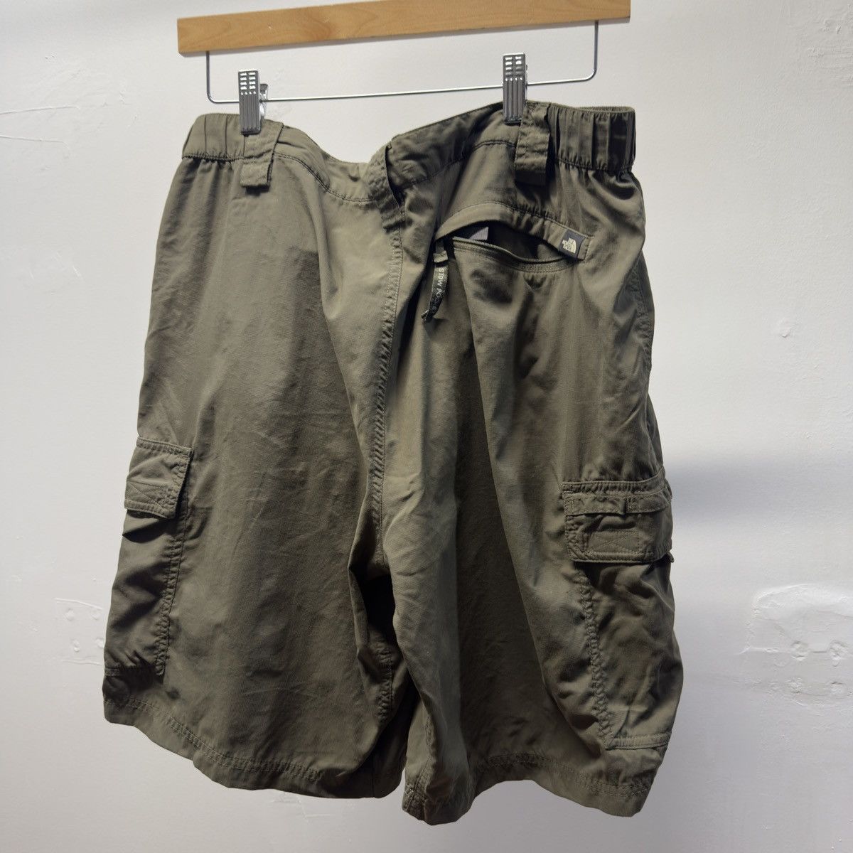 The North Face The North Face Nylon Cargo Shorts Size US 36 / EU 52 - 3 Thumbnail