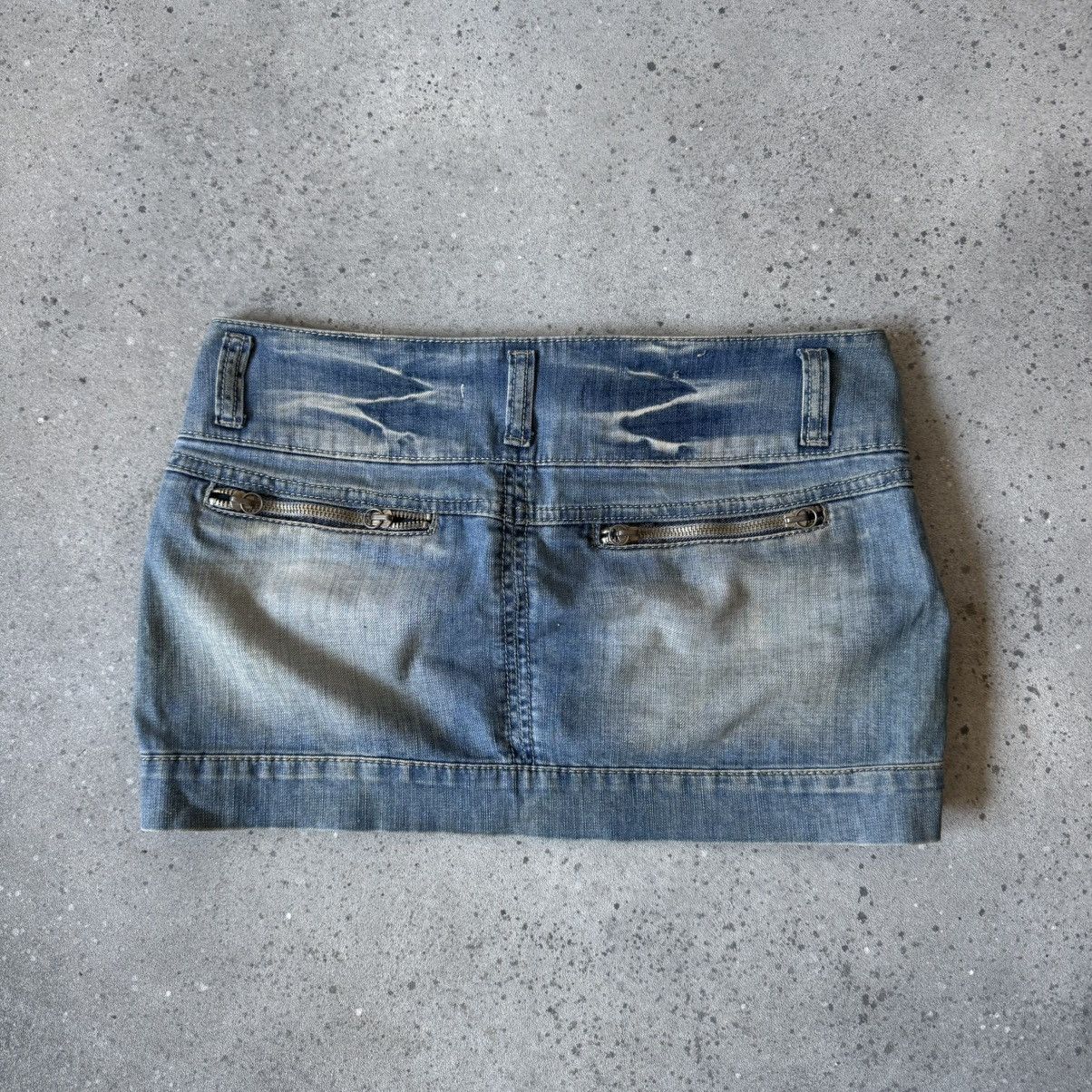 Japanese Brand Opium Y2K Vintage Super Sexy Mini Denim Skirt Size 28" / US 6 / IT 42 - 7 Thumbnail