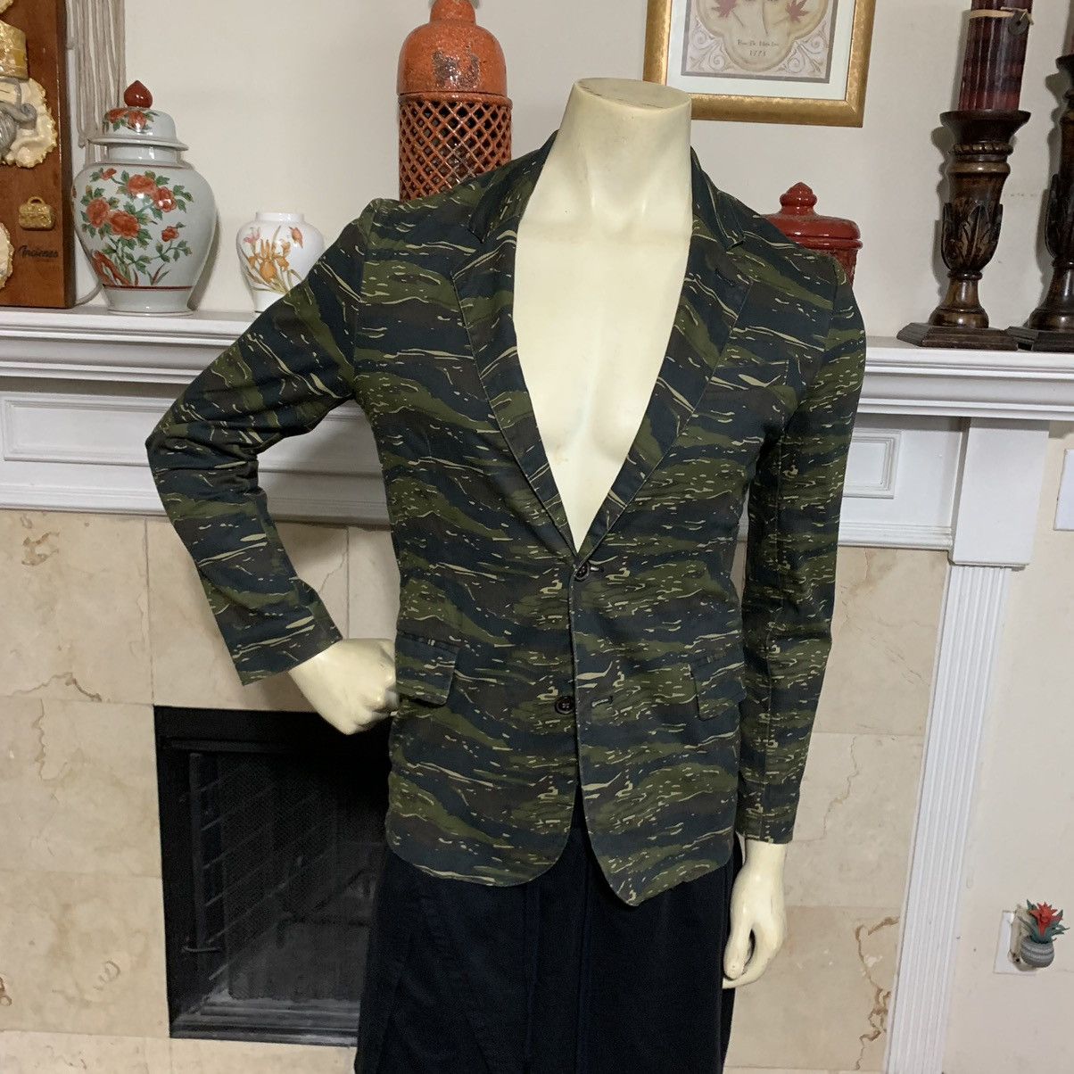 Koto Tiger Camo Slimfit 2 Button blazer NWOT Size 36S - 3 Thumbnail