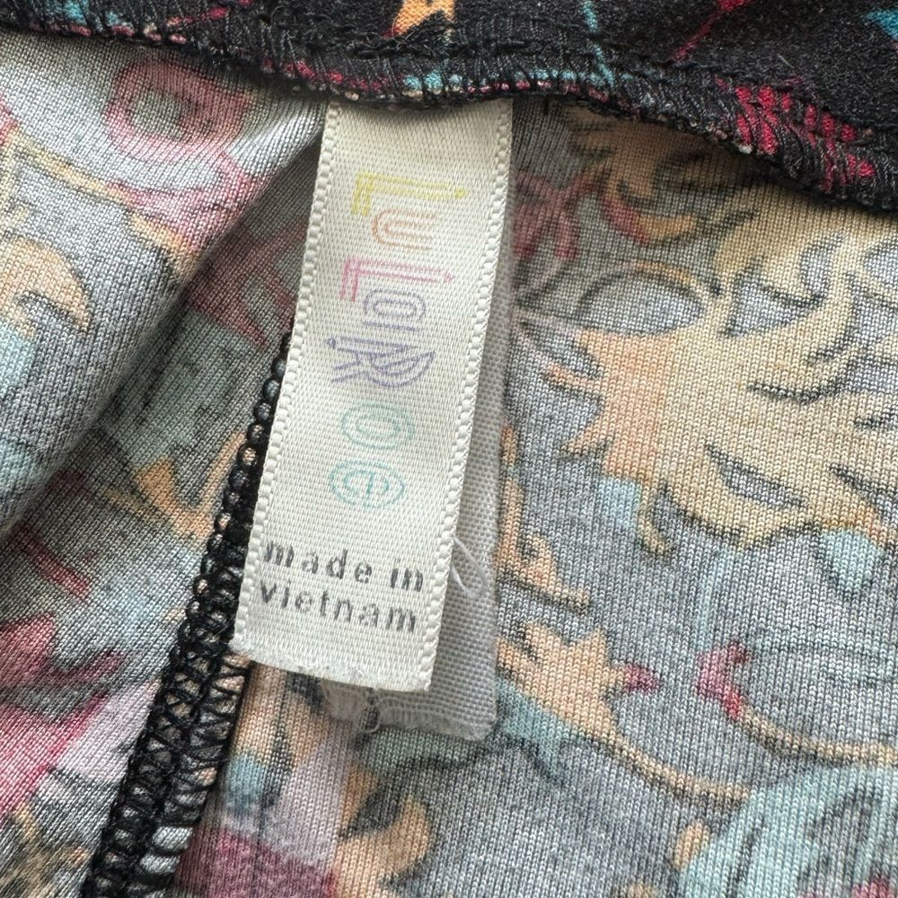 Other LulaRoe SZ OS multicolored abstract print leggings on black Size 28" / US 6 / IT 42 - 3 Thumbnail