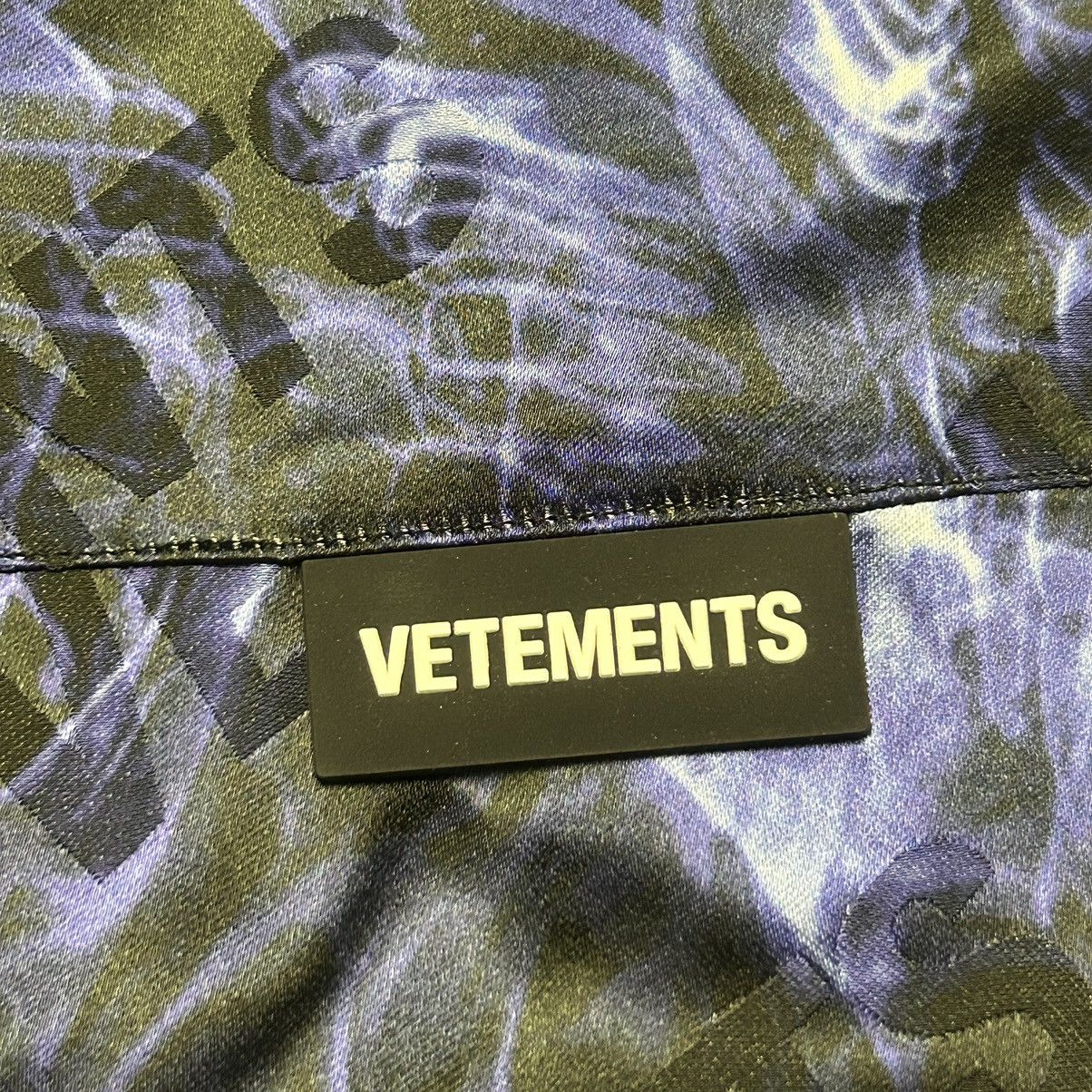 Vetements New Vetements Blue Skull Oversized Button Up Shirt Size XS Size US XS / EU 42 / 0 - 3 Thumbnail