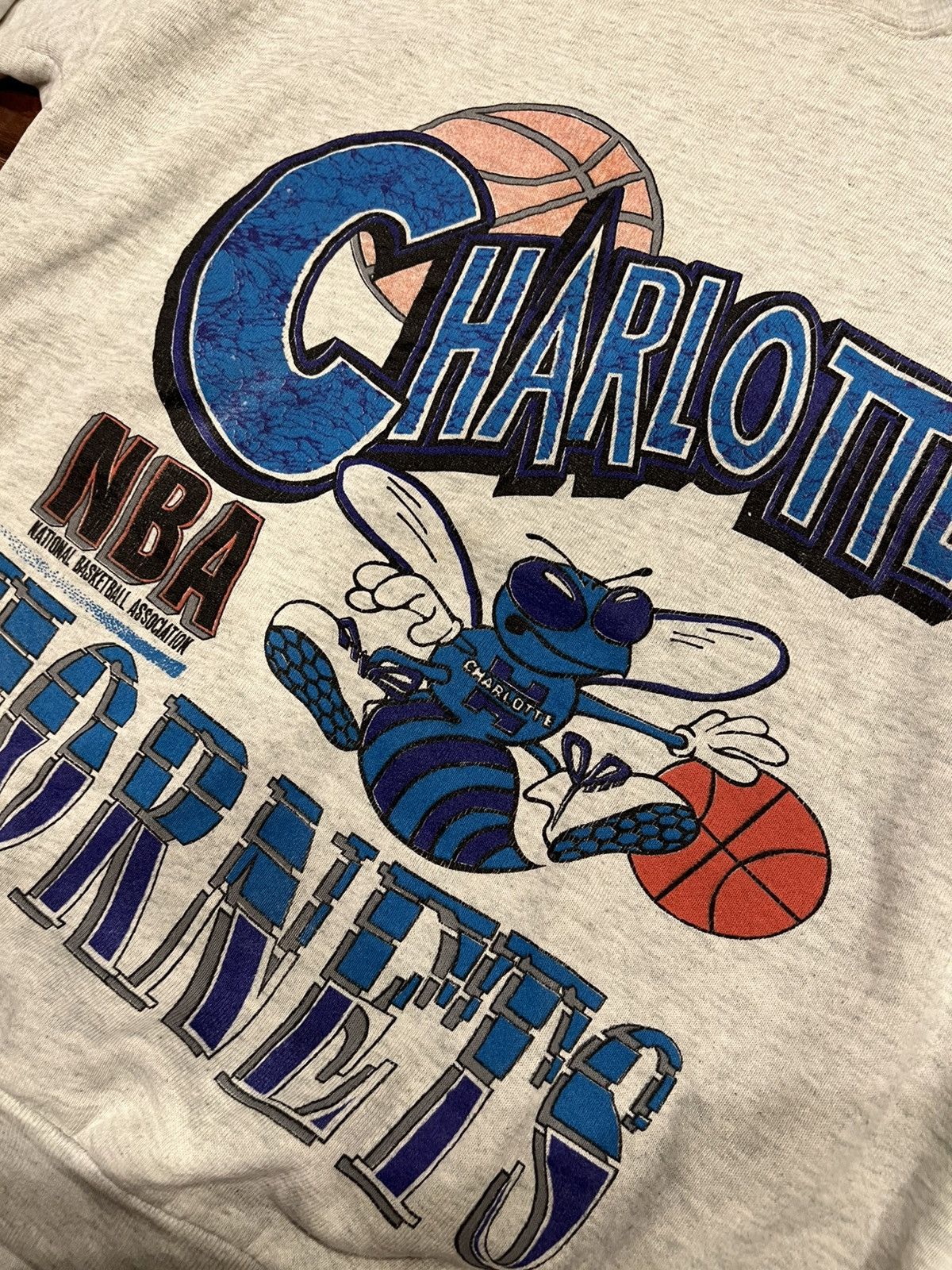 NBA Vintage NBA Charlotte Hornets Crewneck Size US XL / EU 56 / 4 - 2 Thumbnail