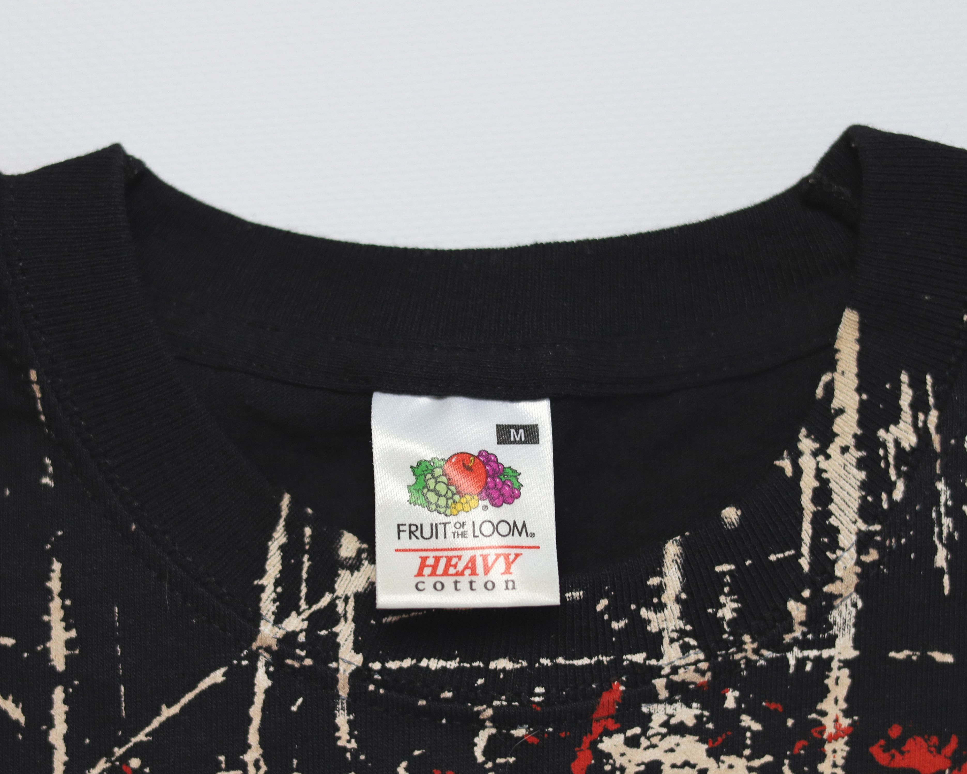 Fruit Of The Loom Disturbed Distressed y2k Band Tee T-Shirt Size US M / EU 48-50 / 2 - 4 Thumbnail