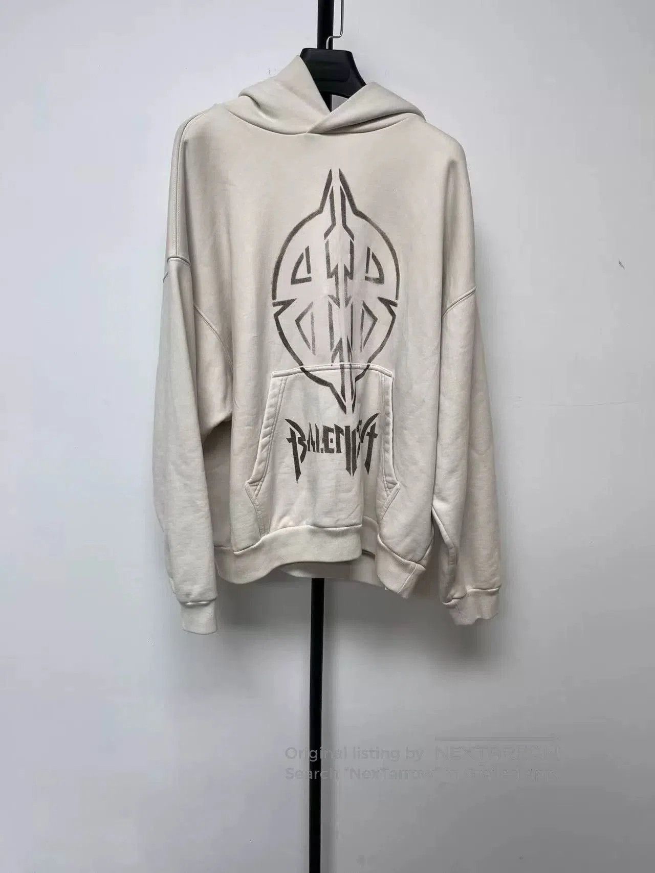 Balenciaga balenciaga beige hoodie with logo print. Size S / US 4 / IT 40 - 1 Thumbnail