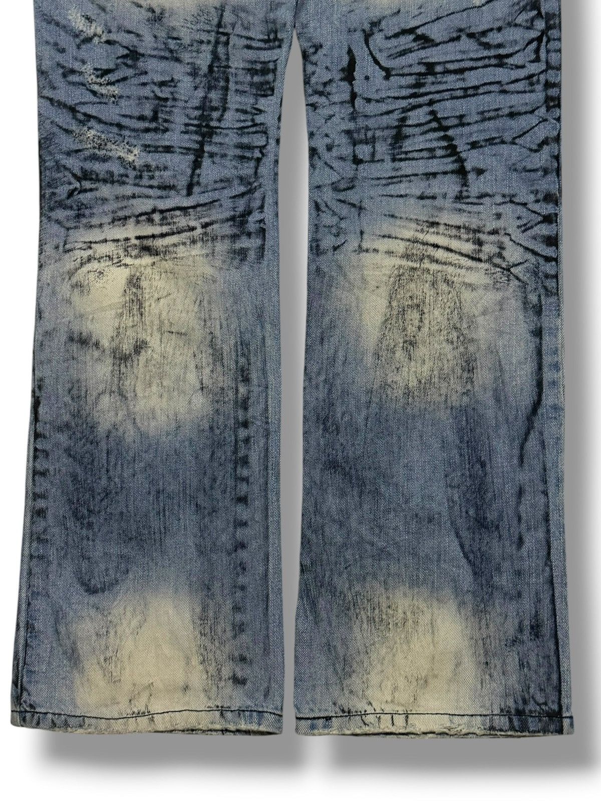 Japanese Brand Vintage Y2K Beast Japanese Distressed Denim Jeans | W31 Size US 31 - 7 Thumbnail