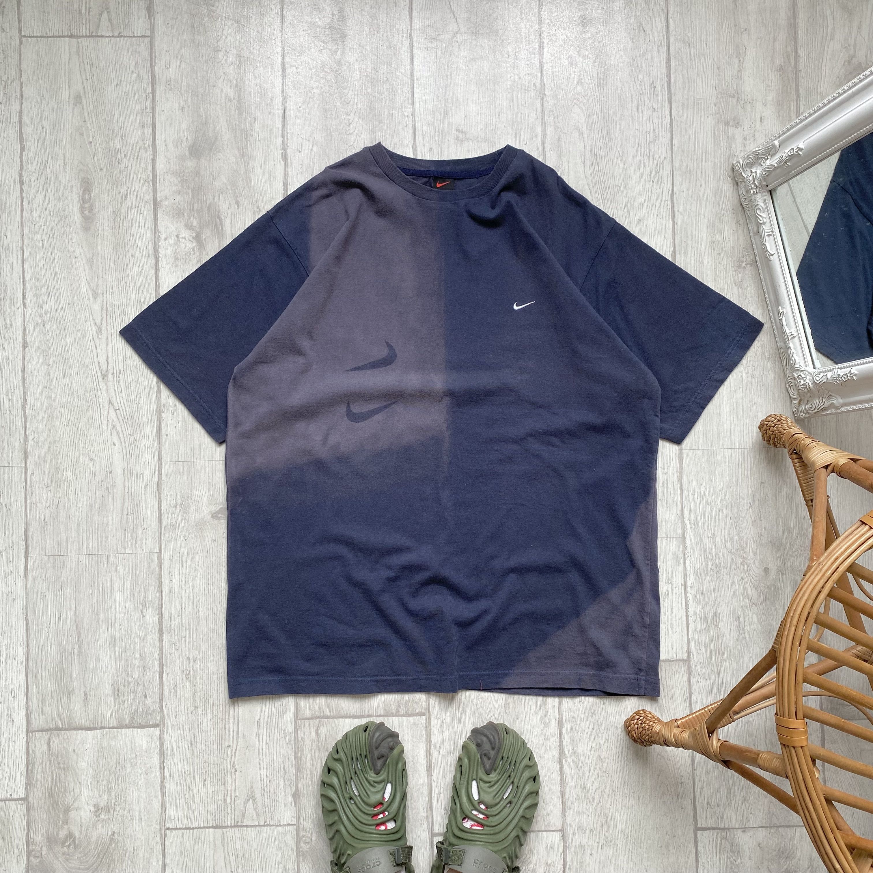 Nike 🦏 Vintage 90s Sun Faded Nike heavy tee oversized Size US XL / EU 56 / 4 - 1 Thumbnail