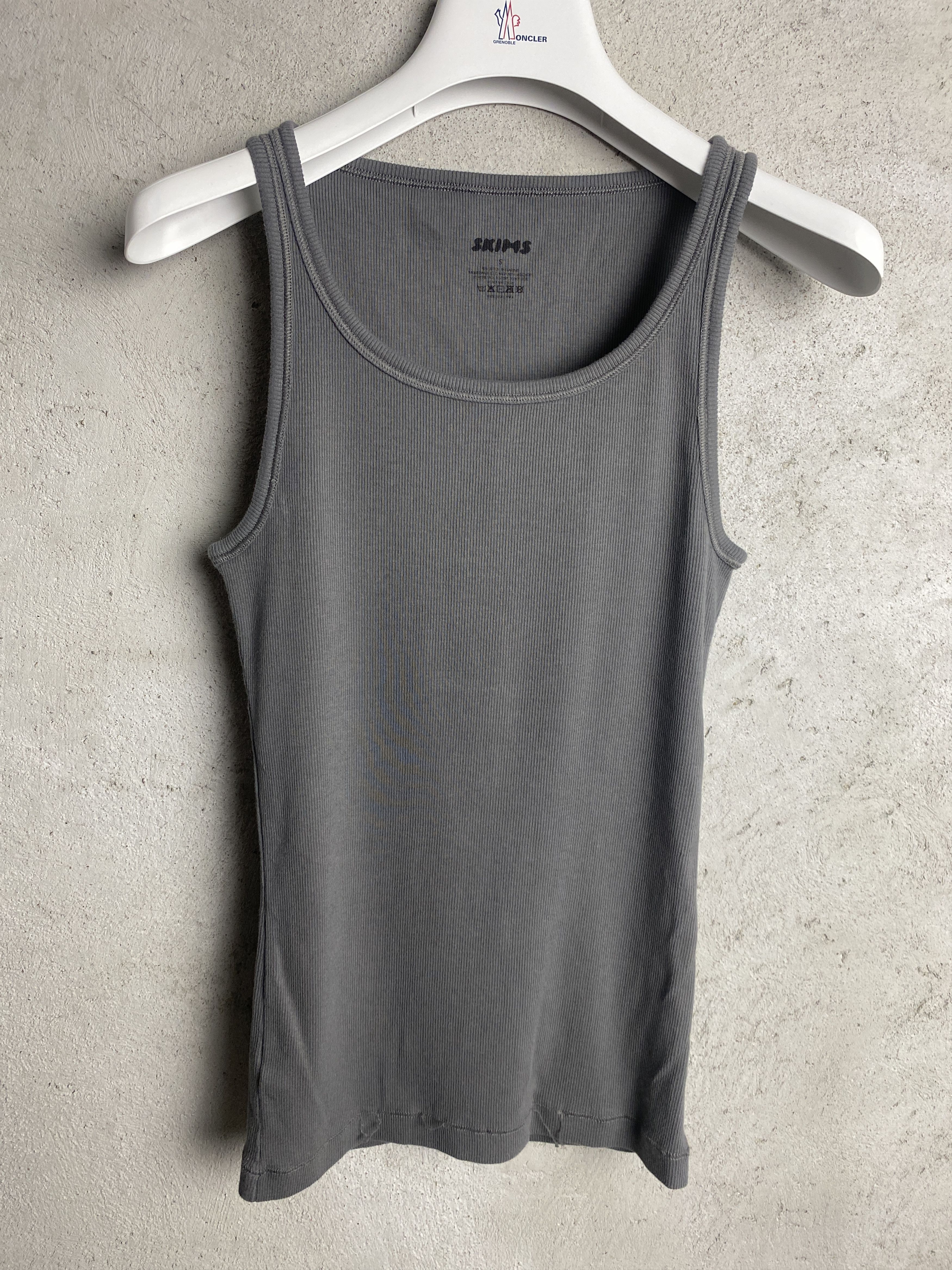 SKIMS Skims tanktop t-shirt tee ribbed sport pilates gym Size S / US 4 / IT 40 - 1 Thumbnail