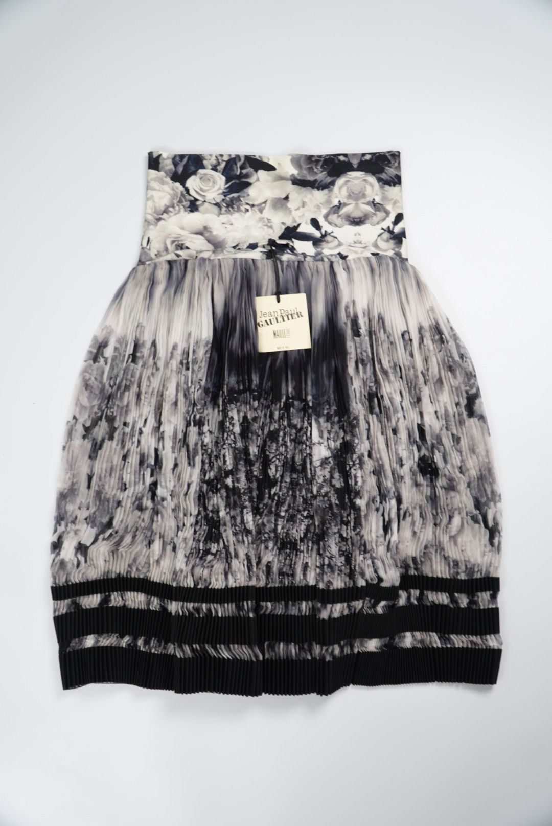 Jean Paul Gaultier Jean Paul Gaultier Maille Femme Balck & White Pleated Skirt Size 26" / US 2 / IT 38 - 1 Thumbnail
