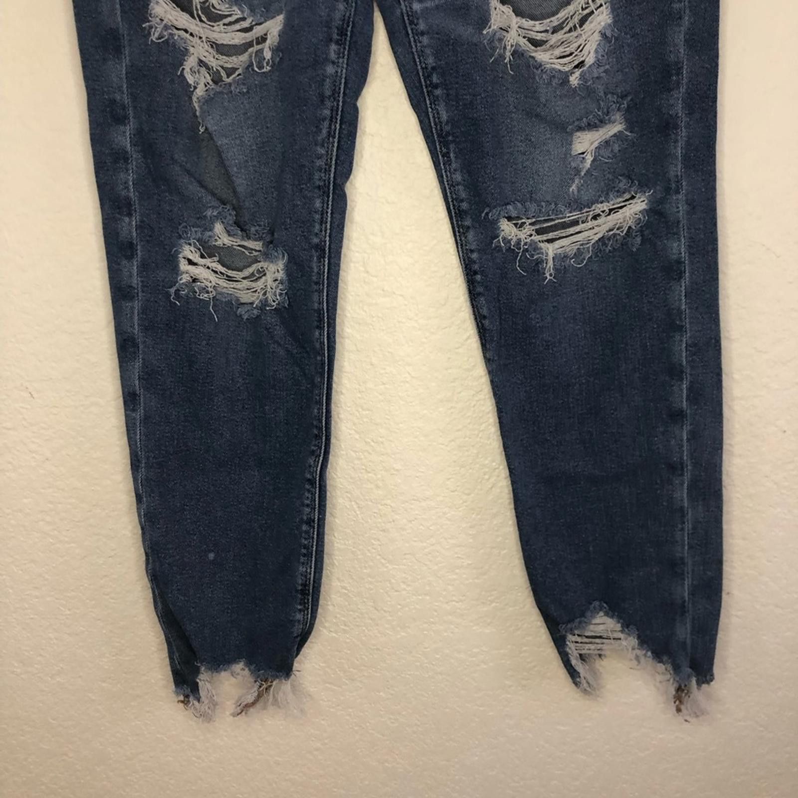 American Eagle Outfitters 12L American Eagle High-Rise Distressed Blue Mom Jeans Size 34" / US 12 / IT 48 - 4 Thumbnail