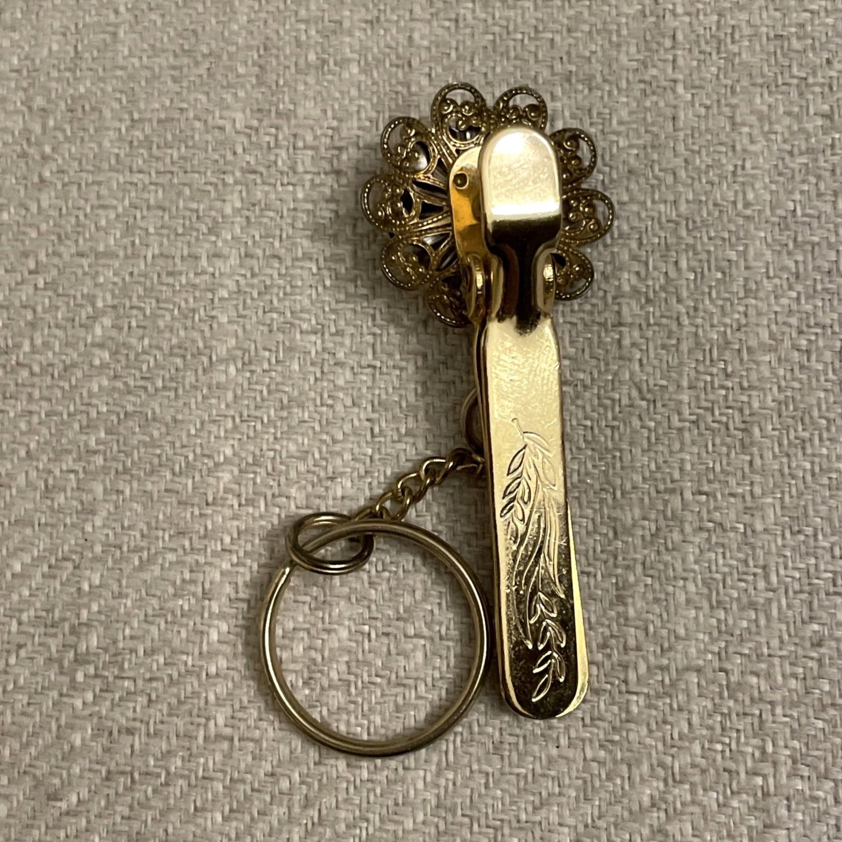 Vintage VINTAGE King's Key Finder Filigree Gold Tone Pink Crystal Los Angeles Purse Clip Size ONE SIZE - 5 Thumbnail