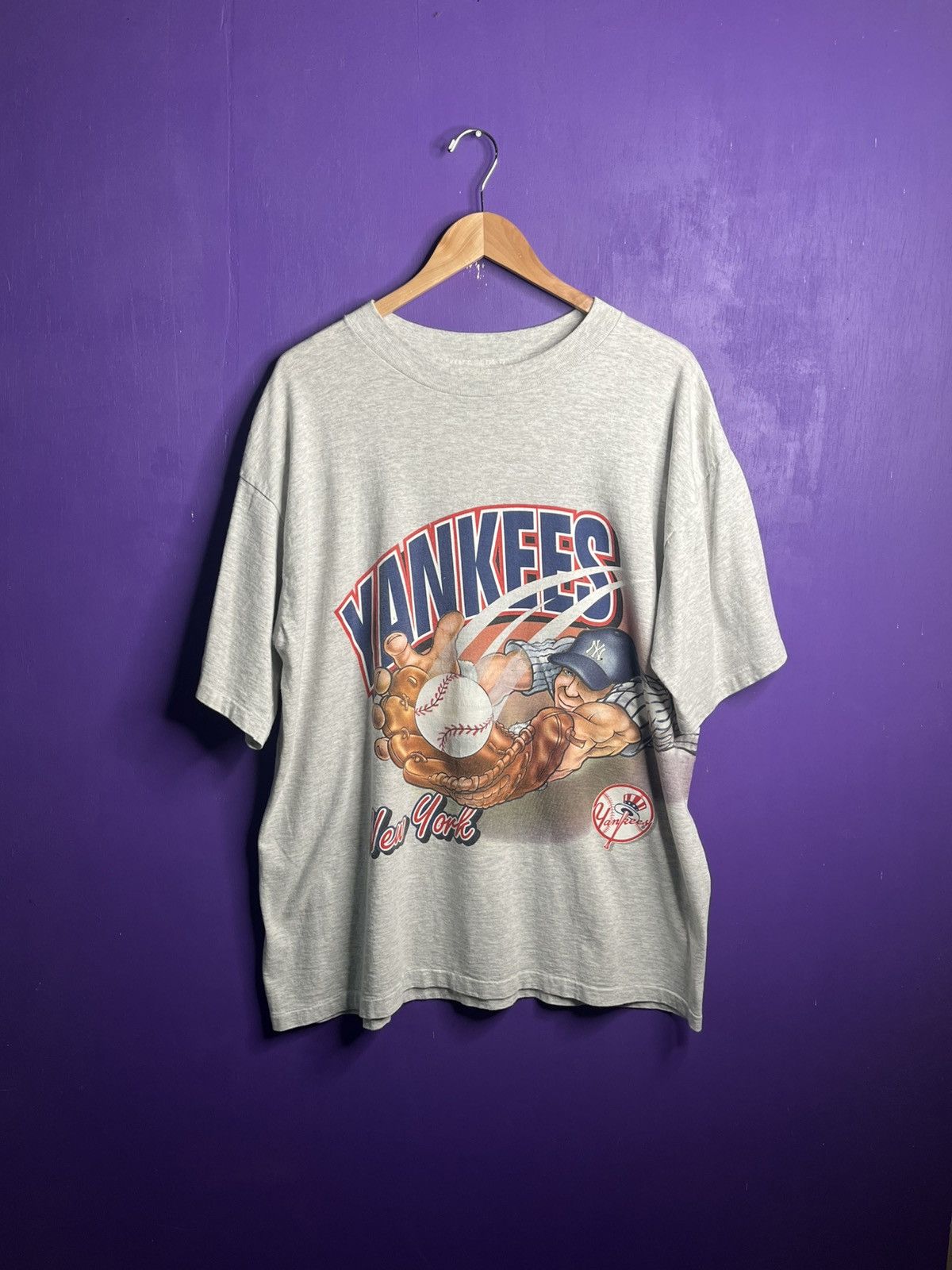 MLB × Vintage Vintage 90s New York Yankees wrap around t-shirt Size US XXL / EU 58 / 5 - 1 Thumbnail