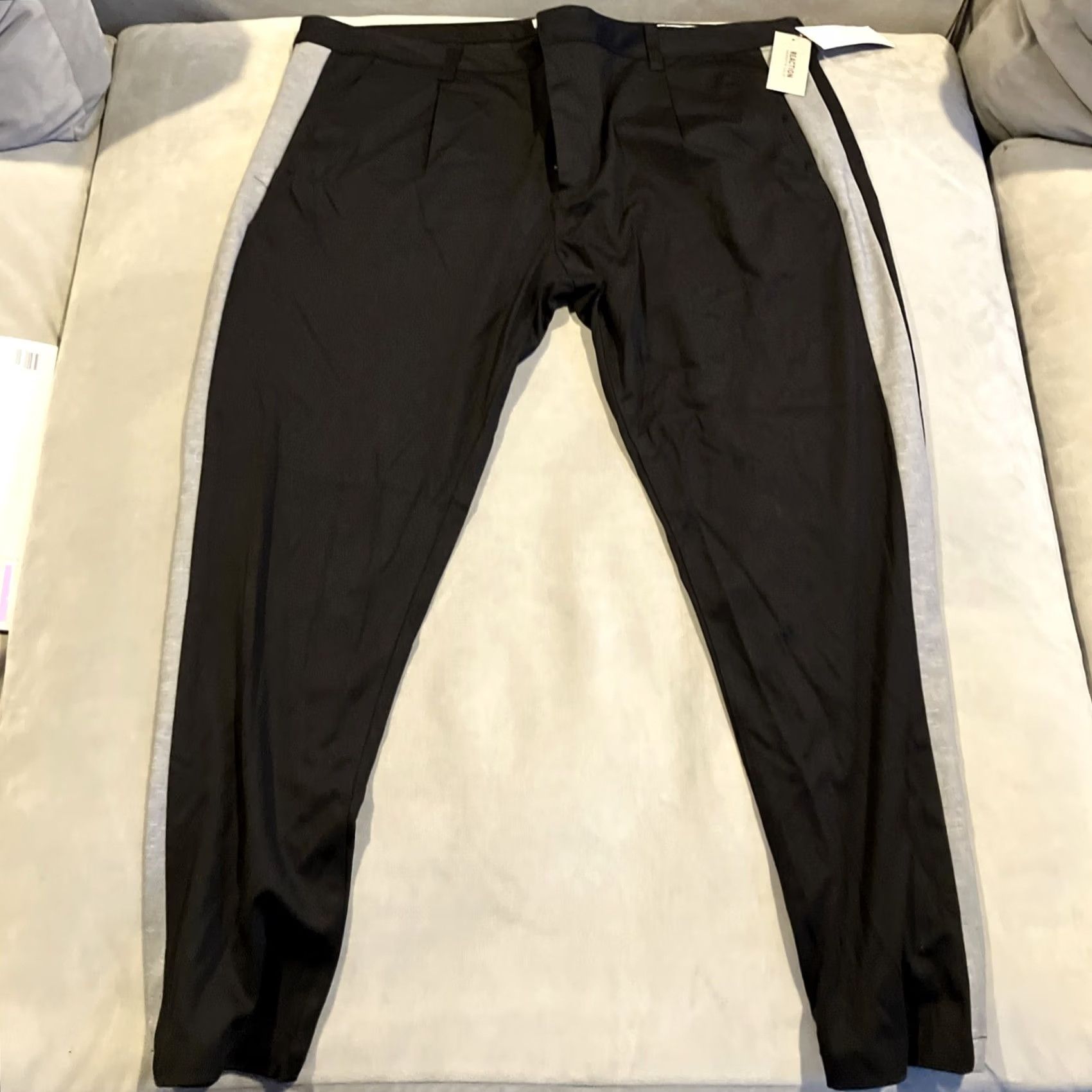Kenneth Cole Kenneth Cole Madison Chino Pants Black Stretch Gray Stripe 38x30 Regular Mens Chino Pants 36 Inseam Striped NWT Size US 38 / EU 54 - 4 Thumbnail