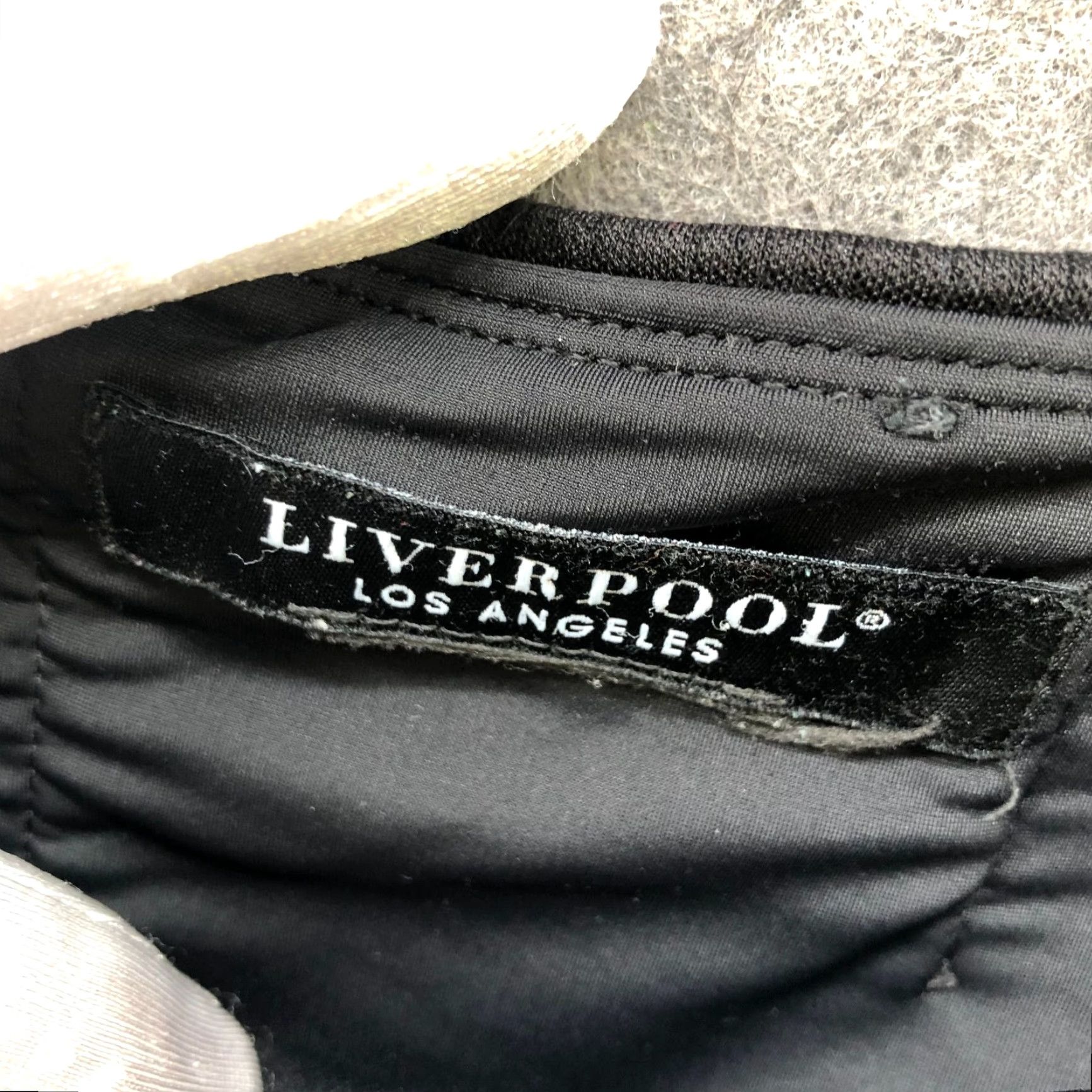 Vintage Liverpool Womens 10 Black Sleek Pull On Crop Straight Leg Dress Pants Slim Yoga Stretch Front Zipper Flat Front Casual All Seasons Mens? Womens Size 32" / US 10 / IT 46 - 8 Thumbnail