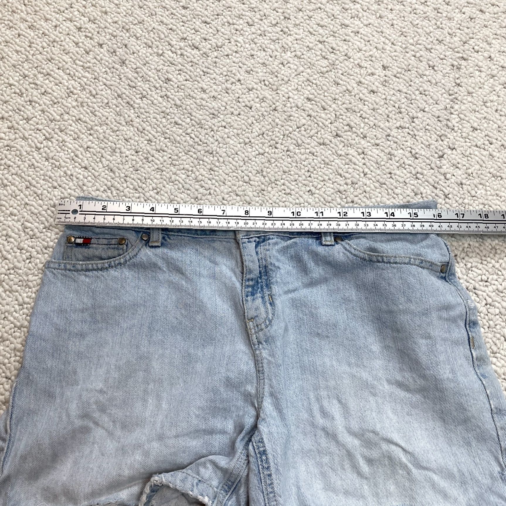 Tommy Hilfiger VINTAGE Tommy Hilfiger Jeans Shorts Womens 8 Petite Blue Denim Light Wash Boyfriend Fit Size 30" / US 8 / IT 44 - 5 Thumbnail
