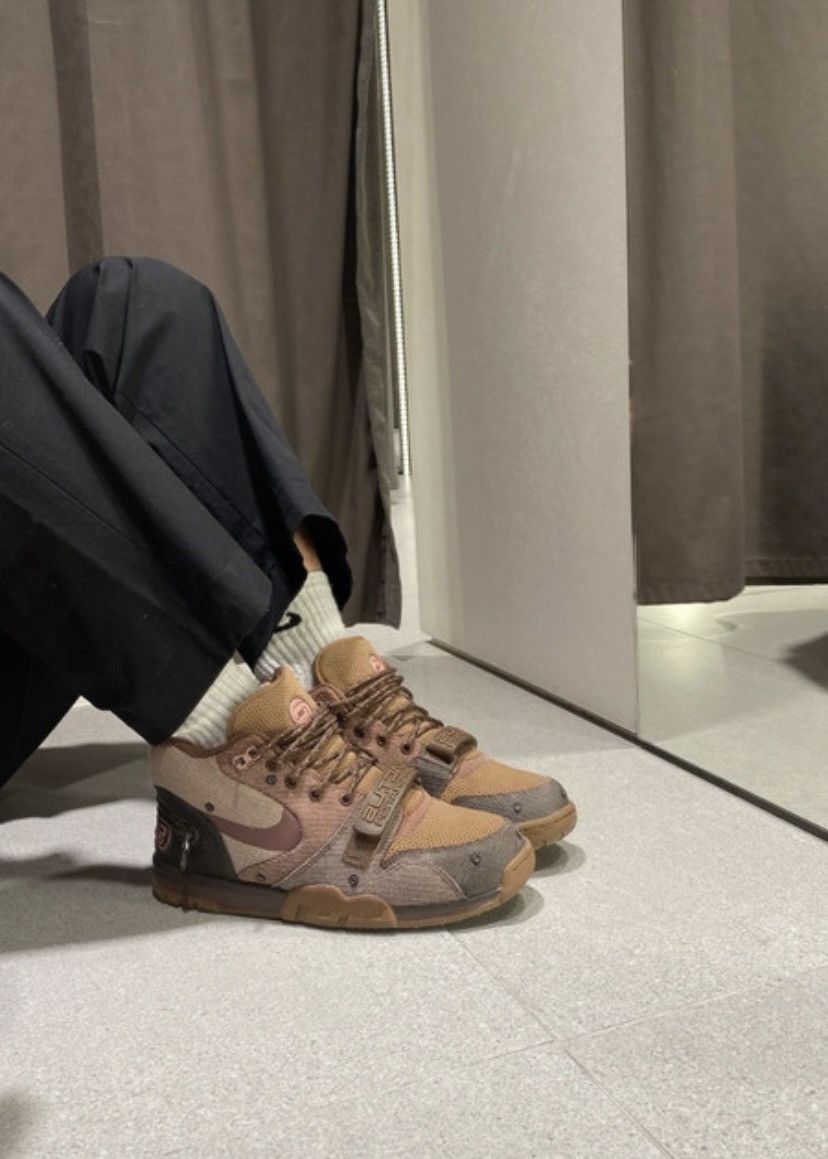 Nike × Travis Scott Air Trainer 1 Travis Scott “Chocolate” Size US 8 / EU 41 - 1 Thumbnail