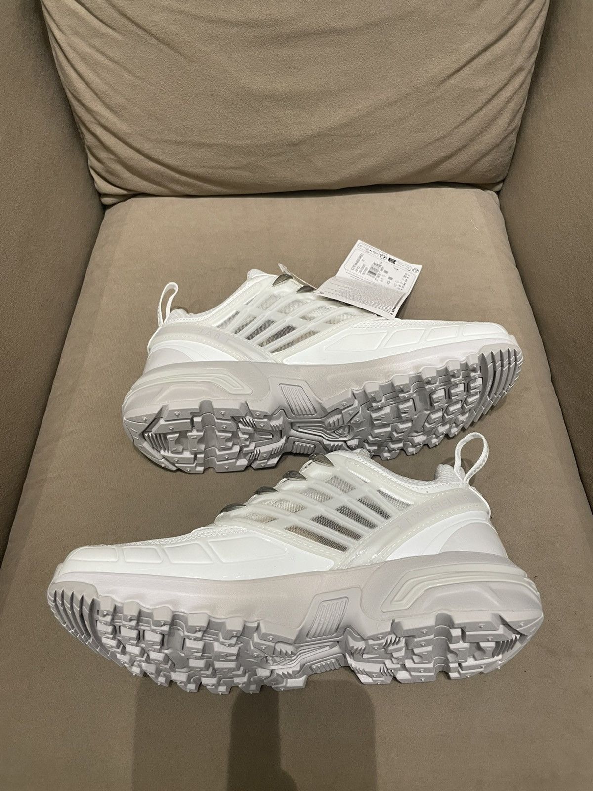 Maison Margiela × Salomon NIB Salomon x MM6 ACS PRO white sneaker US7/EUR40 Size US 7 / EU 40 - 4 Thumbnail