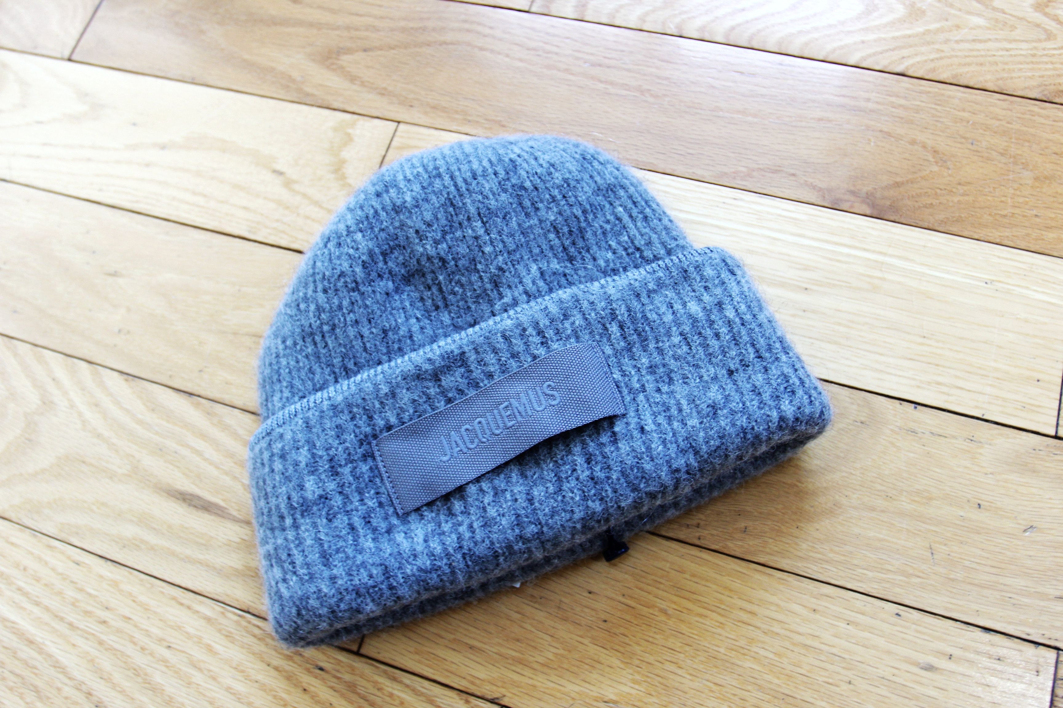 Jacquemus BNWT AW25 JACQUEMUS LE BONNET GROS TUQUE BEANIE DARK GREY Size ONE SIZE - 2 Thumbnail
