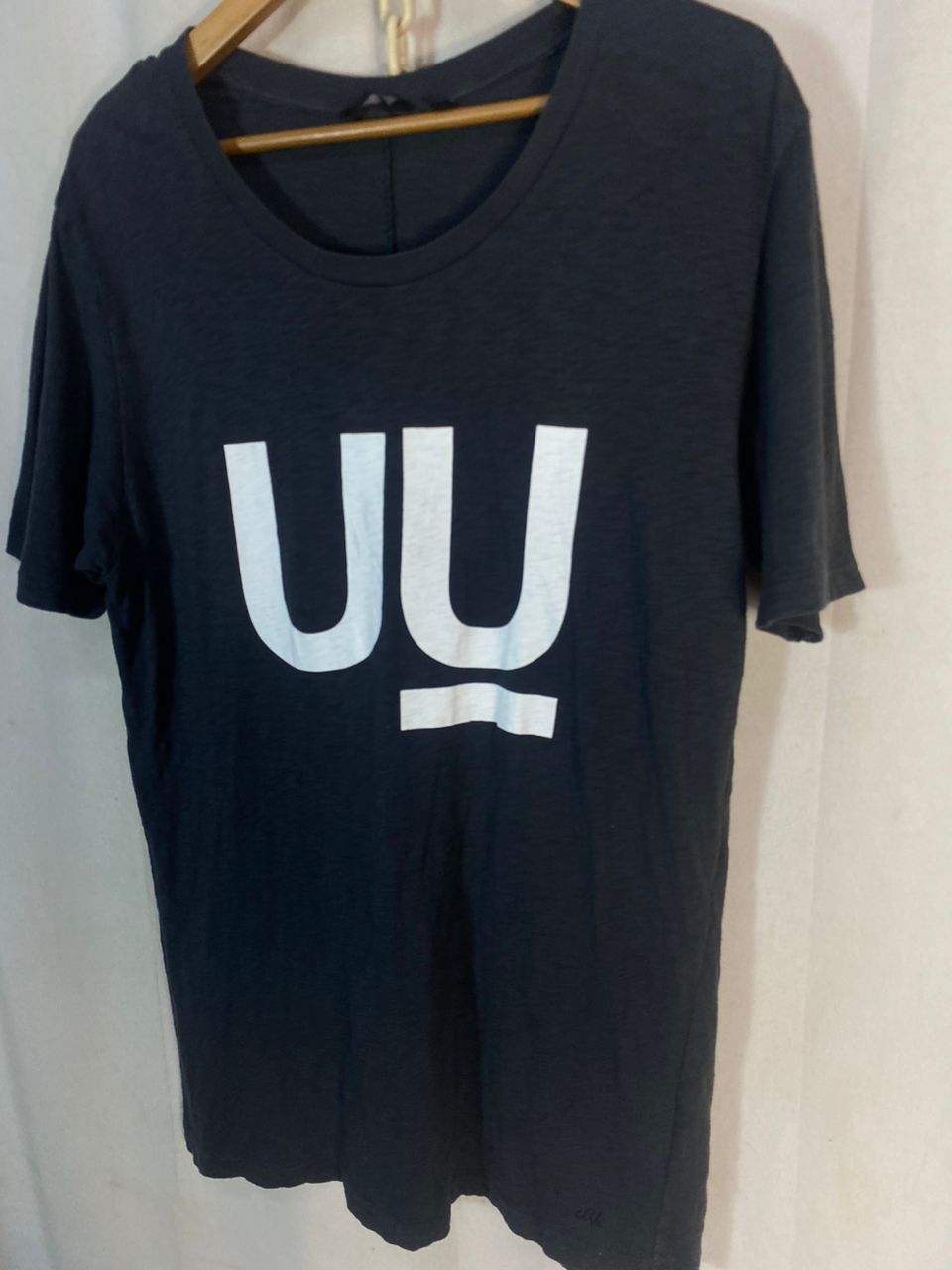 Undercover × Uniqlo Undercover x Uniqlo big logo tshirt Size US M / EU 48-50 / 2 - 6 Thumbnail