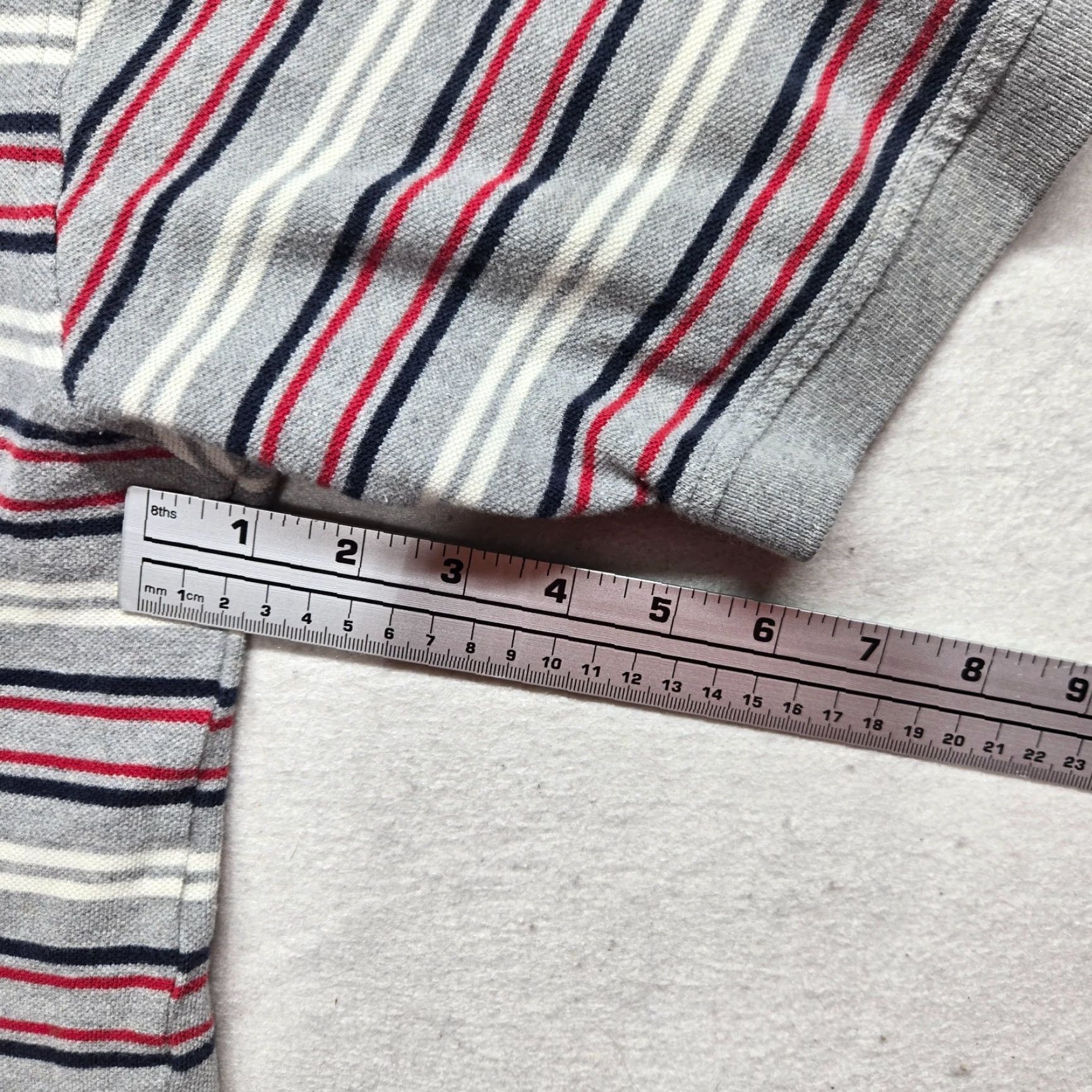 Tommy Hilfiger Tommy Hilfiger Golf Polo Shirt Adult XL Gray White Red Striped Polo Shirt Shirt Casual Men's Golf Polo Size US XL / EU 56 / 4 - 5 Thumbnail