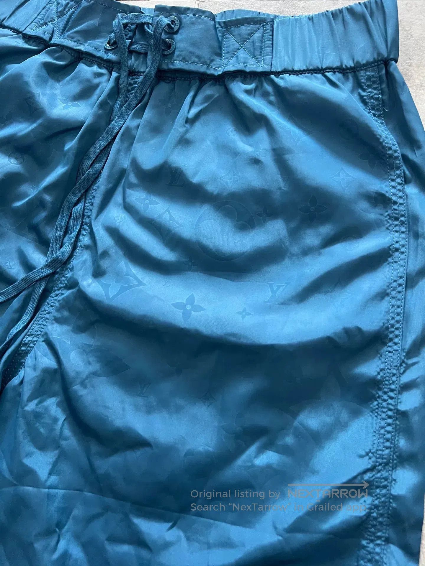 Louis Vuitton Louis Vuitton Logo 3D Beach Shorts. Size US 26 / EU 42 - 5 Thumbnail