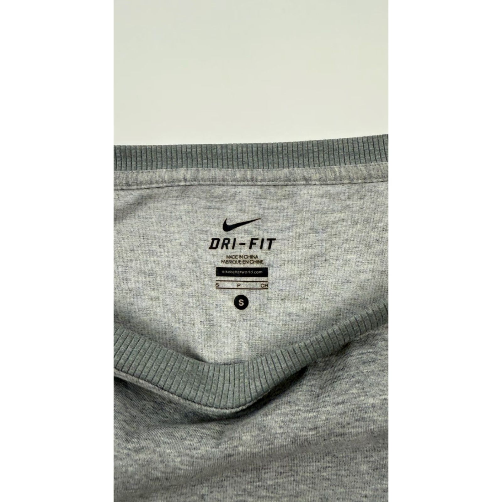 Nike Nike Sweatshirt Womens Small Gray Heather Dri Fit Ribbed Hem Cuff Long Sleeve Size S / US 4 / IT 40 - 2 Thumbnail