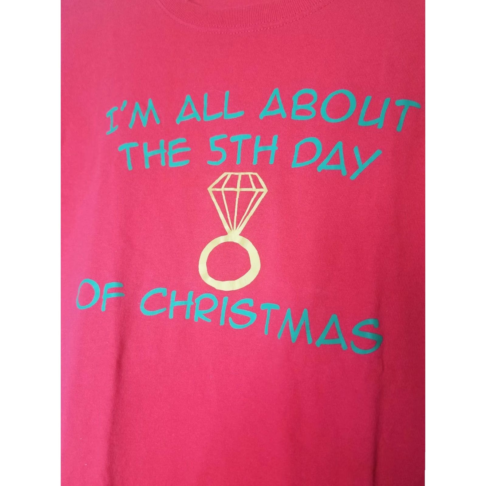 Anvil VINTAGE Anvil Graphic Tee T-Shirt "I'm All About The 5th Day of Christmas" Holiday Red Women’s S Size S / US 4 / IT 40 - 2 Thumbnail