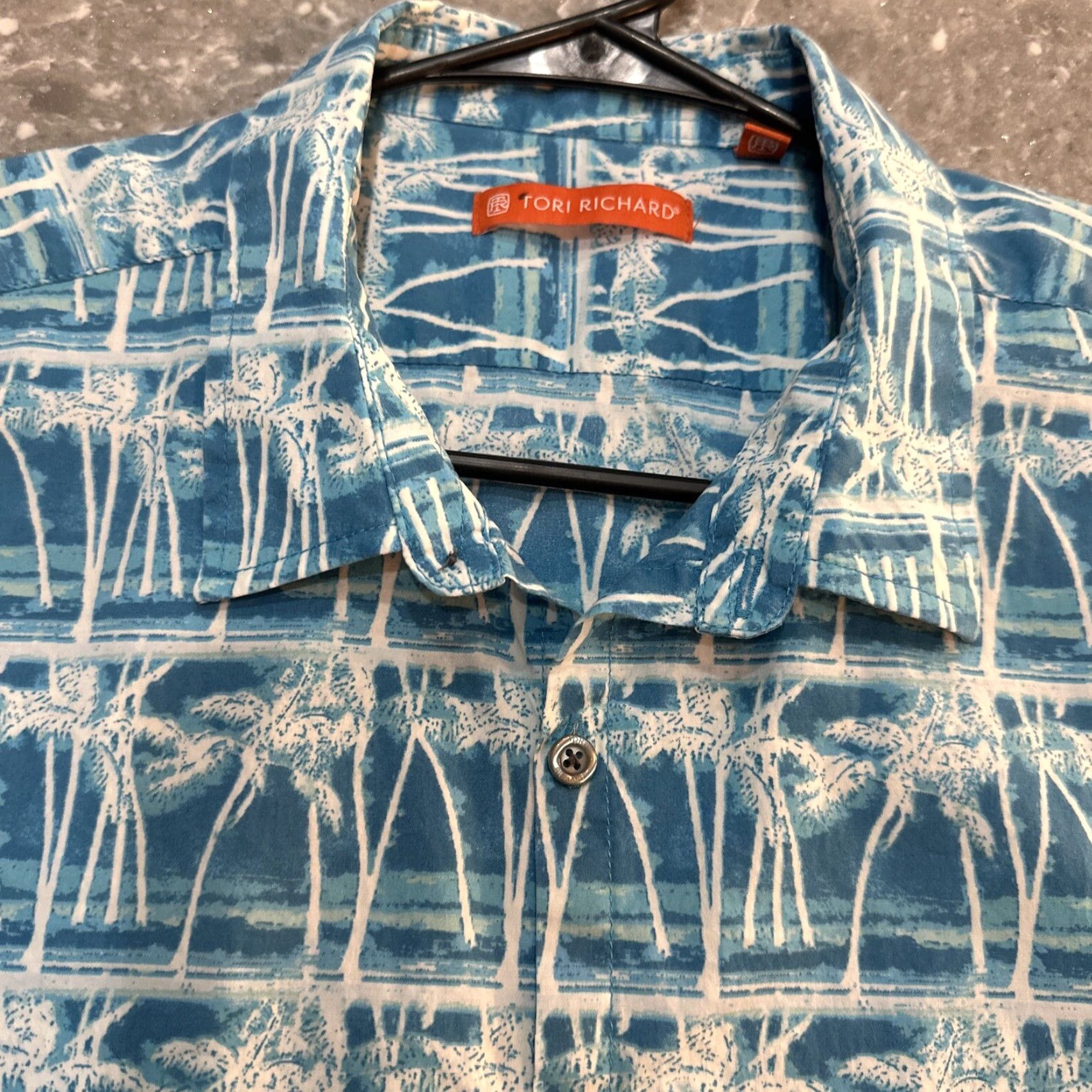 Tori Richard GUC Tori Richard Shirt Men’s Large Blue Palm Trees Beach Hawaiian Golf Button Up Size US L / EU 52-54 / 3 - 4 Thumbnail