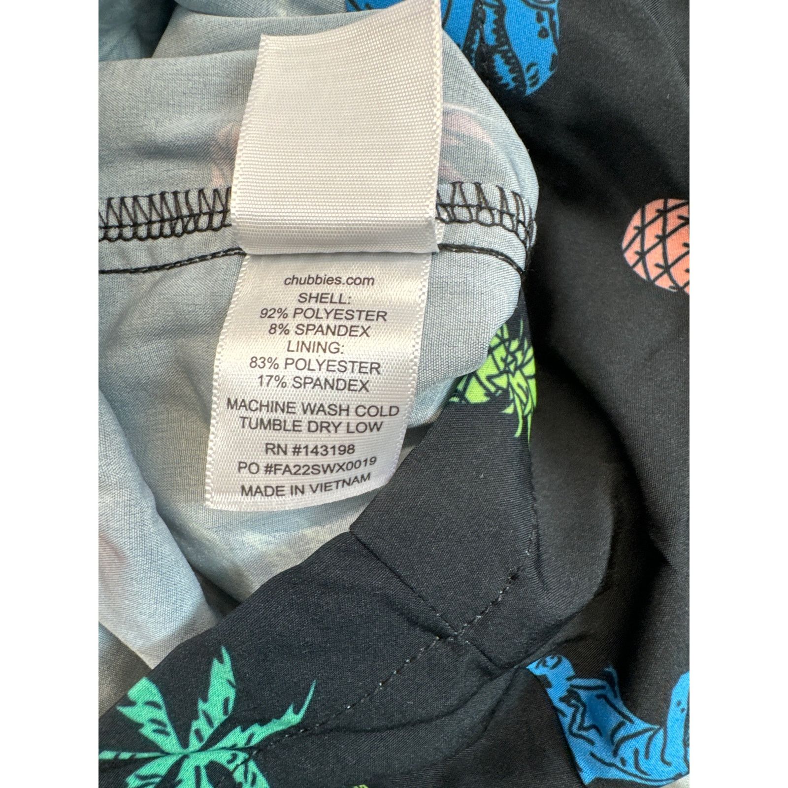Chubbies Chubbies NWT Black 7” classic swim trunk men sz M Size US 32 / EU 48 - 8 Thumbnail