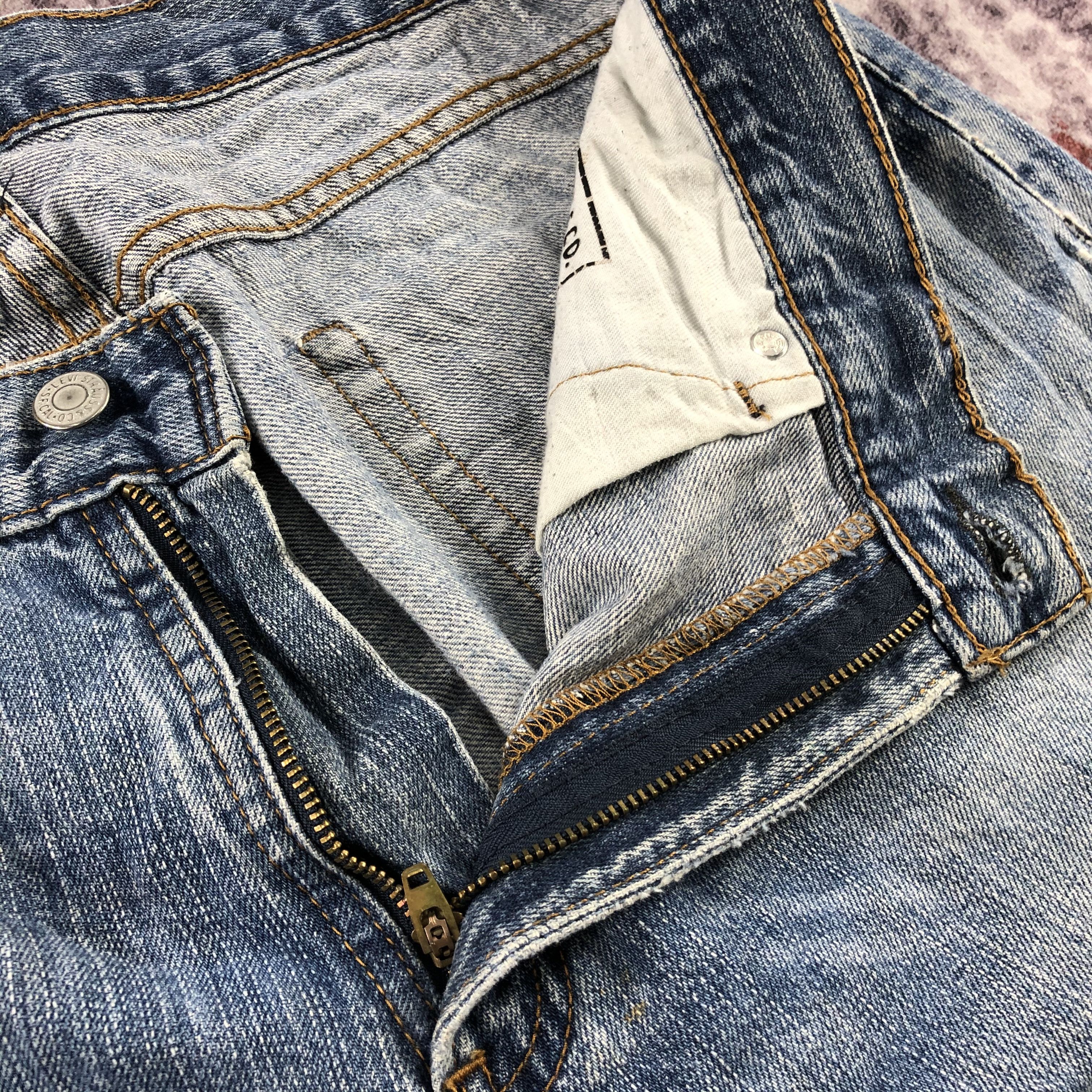 Levi's × Vintage Vintage Blue Wash Levis 559 Jeans-JM2988 Size US 35 - 11 Thumbnail