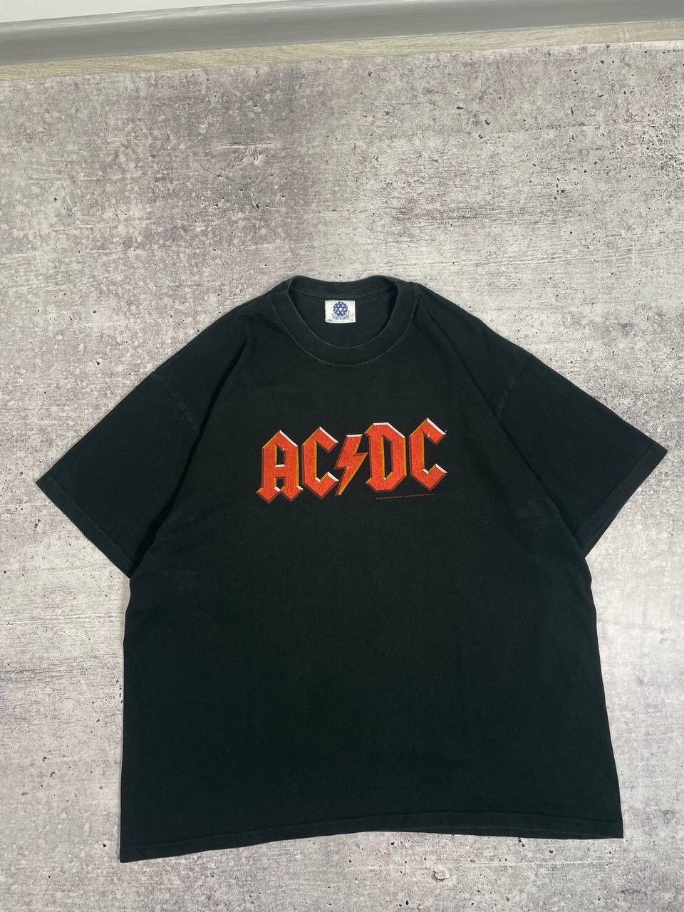 Band Tees Vintage 2004 ACDC Big Logo Band Tee T-Shirt Y2K Size US XL / EU 56 / 4 - 1 Thumbnail