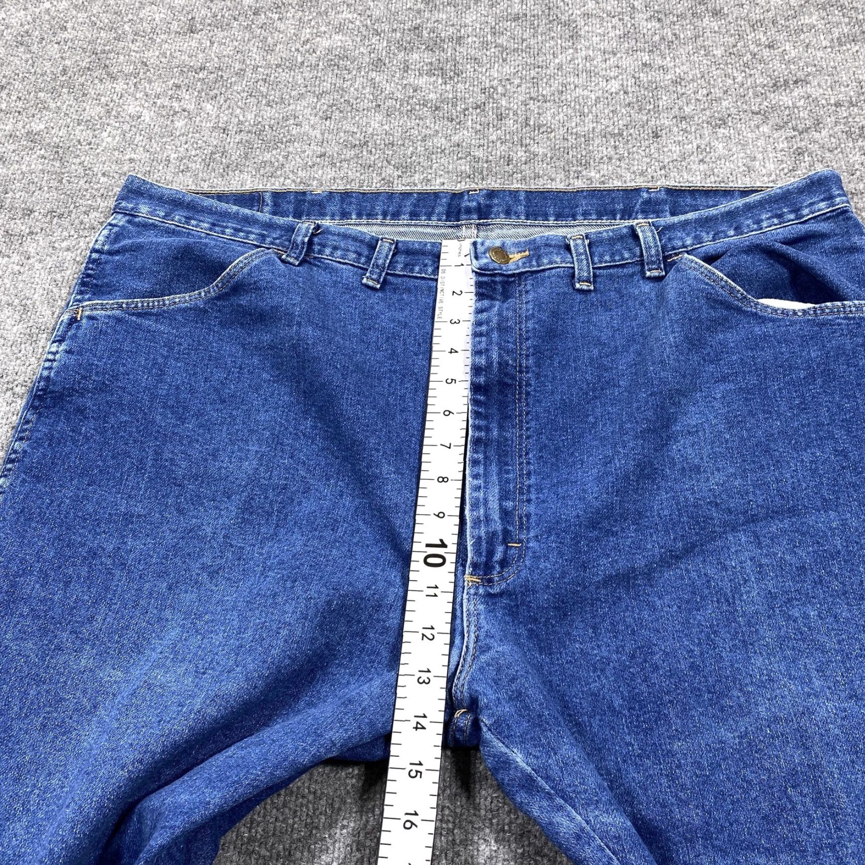 Wrangler Wrangler Jeans Mens 44x30 Blue Denim Medium Wash Relaxed Straight Size US 44 / EU 60 - 5 Thumbnail