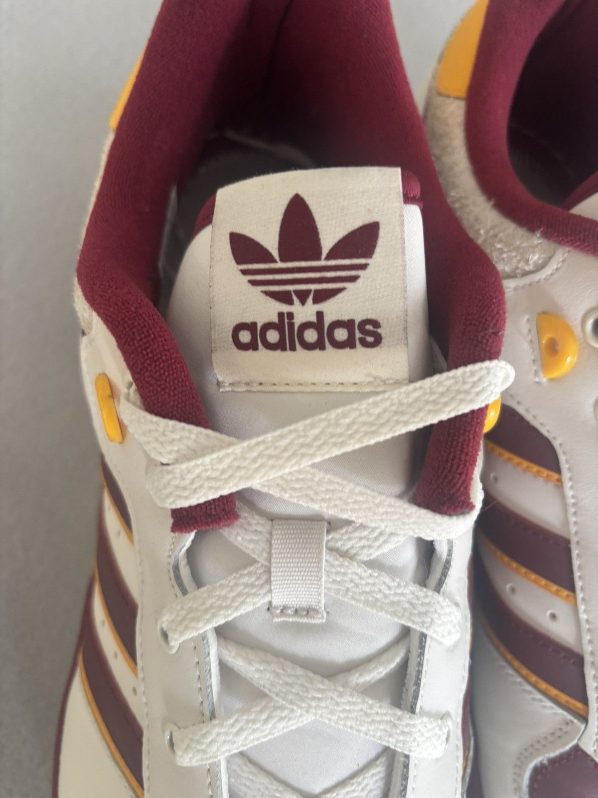 Adidas Adidas Rivalry Low Size 17 White Burgundy Retro Basketball Size US 15 / EU 48 - 9 Thumbnail