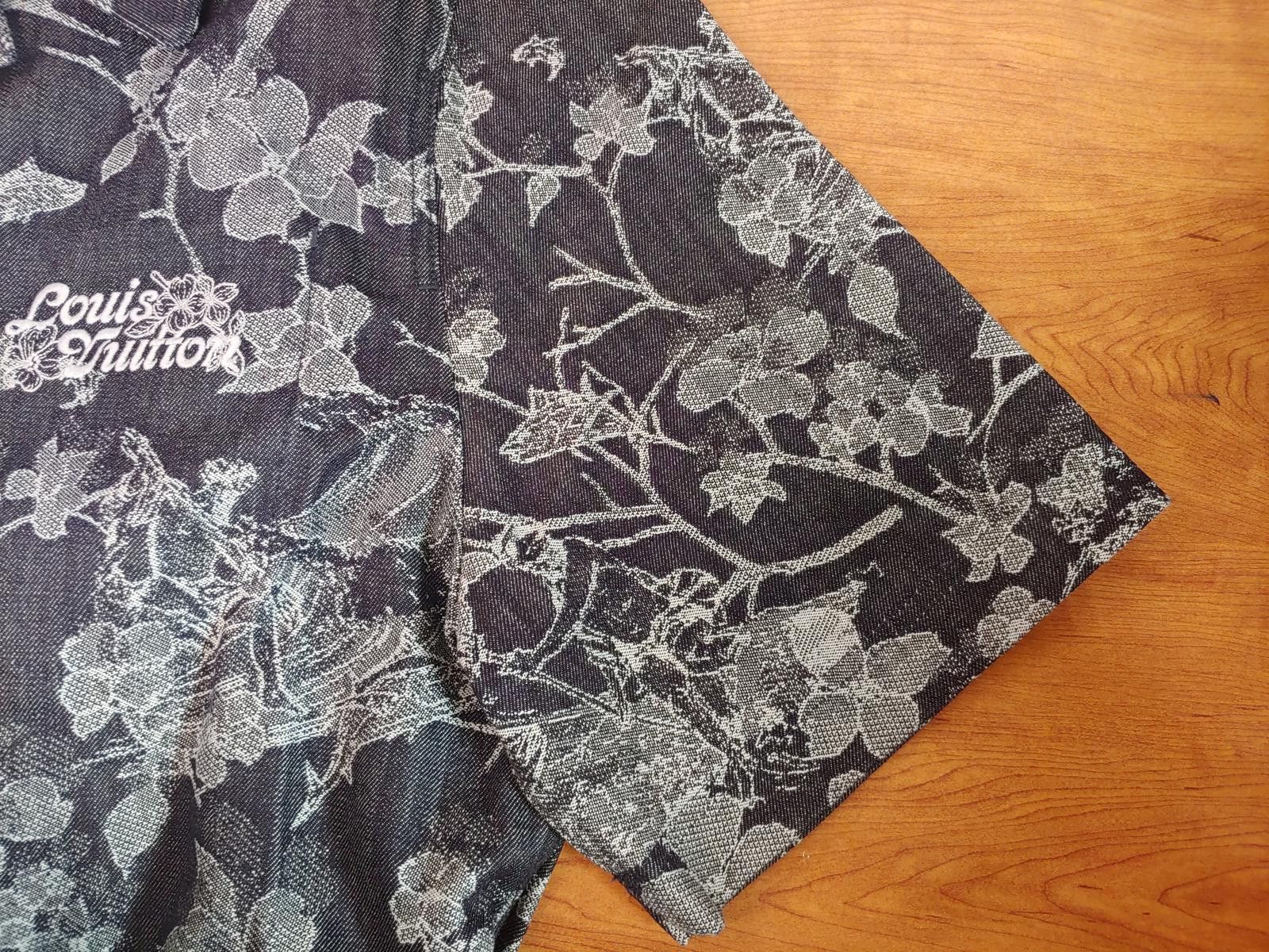 Louis Vuitton Louis Vuitton LV Waves Floral Button Up Denim Shirt in Blue Size ONE SIZE - 6 Thumbnail