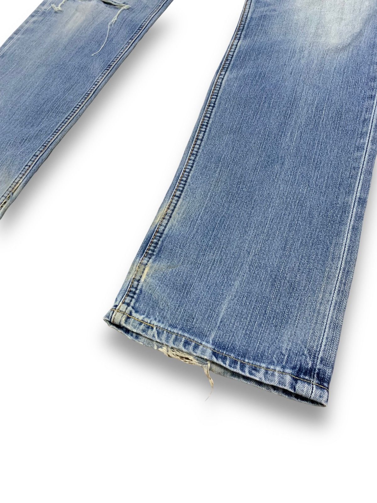 Wrangler Vintage Wrangler Blue Washed Straight Leg Distressed Jeans Size US 33 - 11 Thumbnail