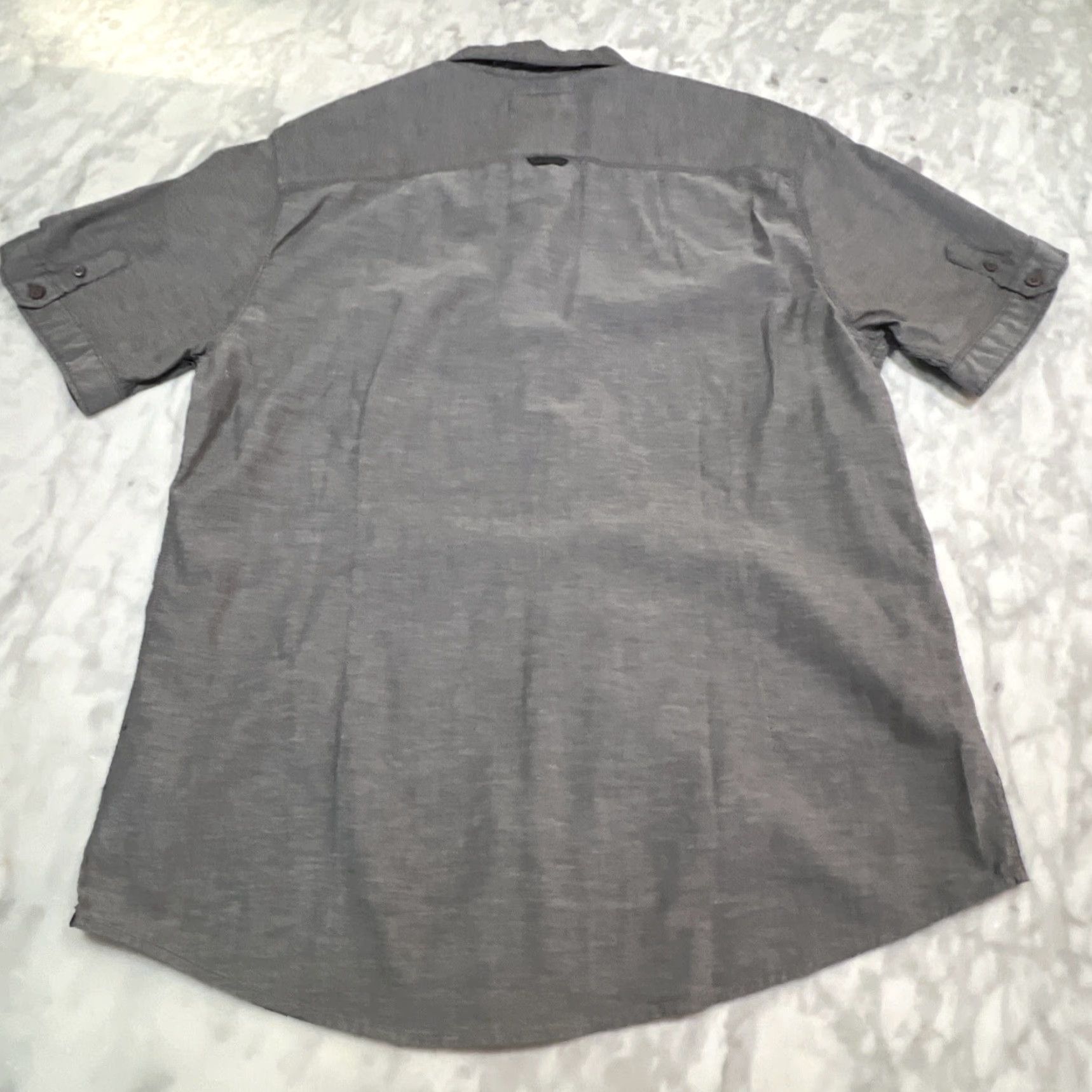 Guess VINTAGE Guess Men’s XL Gray Button-Up Short Sleeve Shirt 90s, Travel, Casual Mens Regular Classic Button Up Shirt Size US XL / EU 56 / 4 - 4 Thumbnail