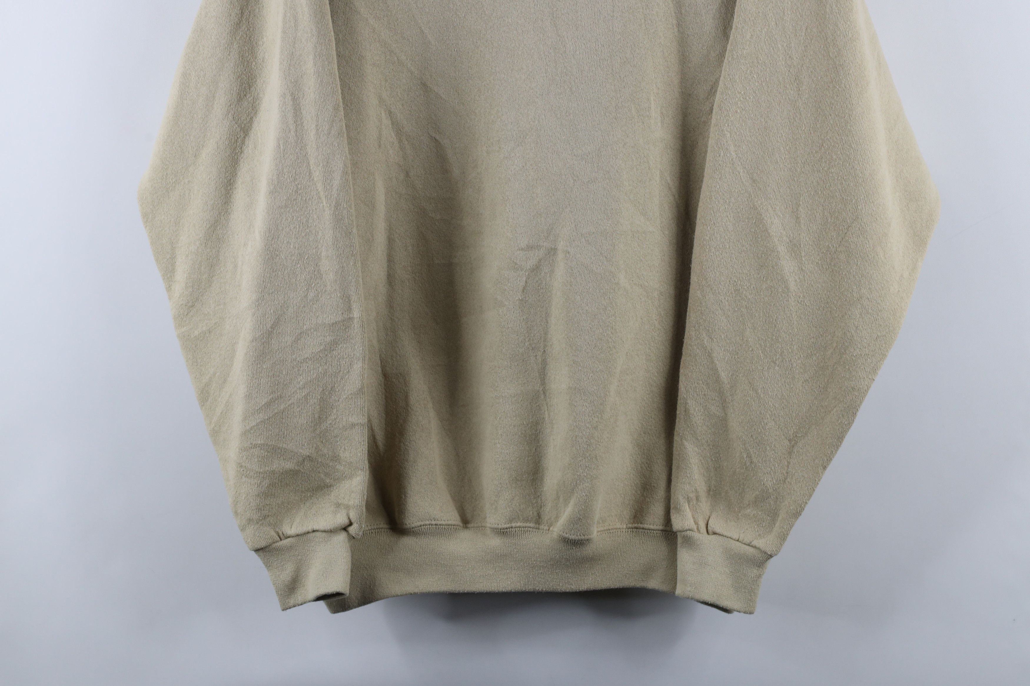 Vintage Vintage 90s Britannia Levis Crewneck Sweatshirt Beige USA Size US M / EU 48-50 / 2 - 3 Thumbnail
