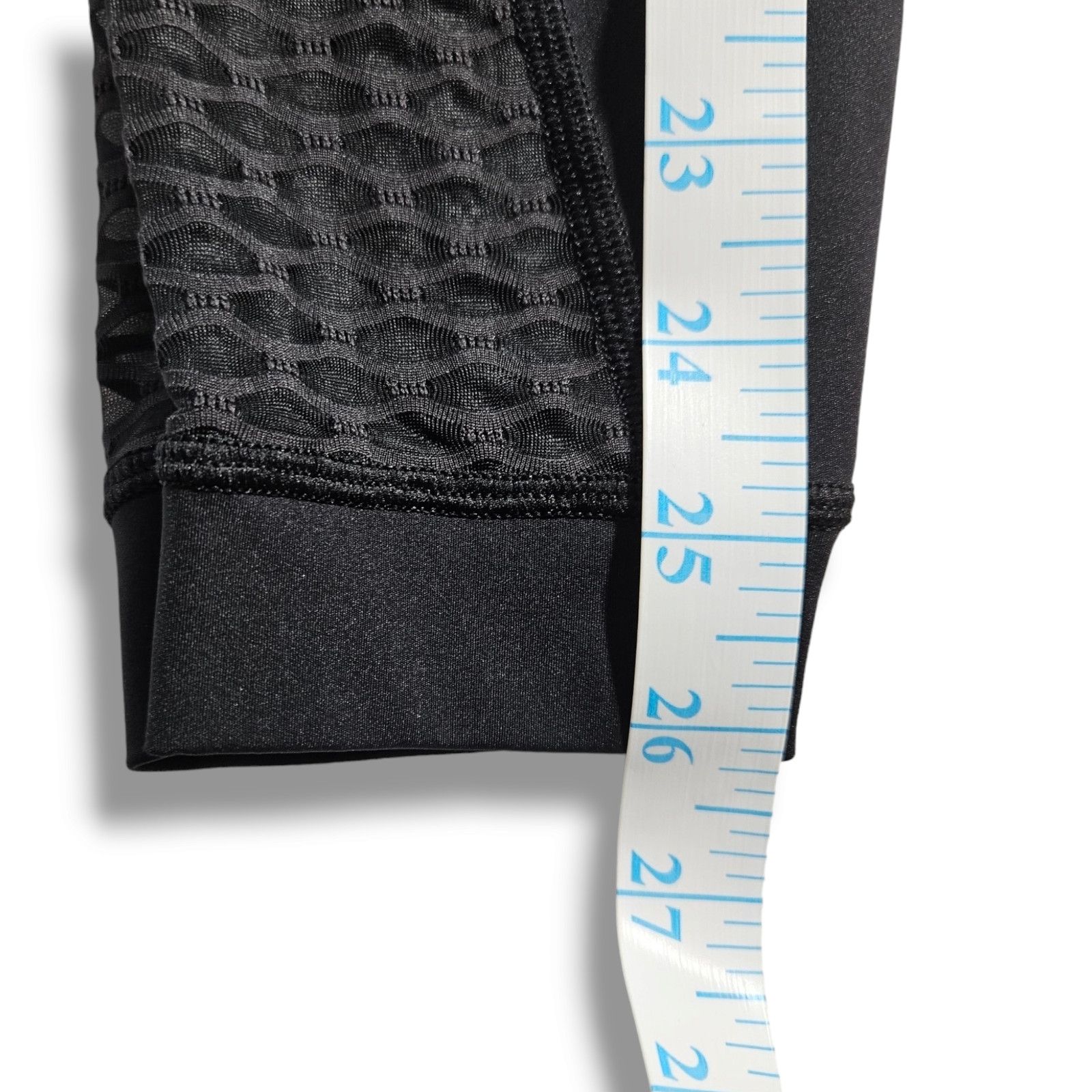 Lululemon EUC Lululemon Mesh Side Panel Leggings Sz. 2 [22x26] Black Size 26" / US 2 / IT 38 - 8 Thumbnail