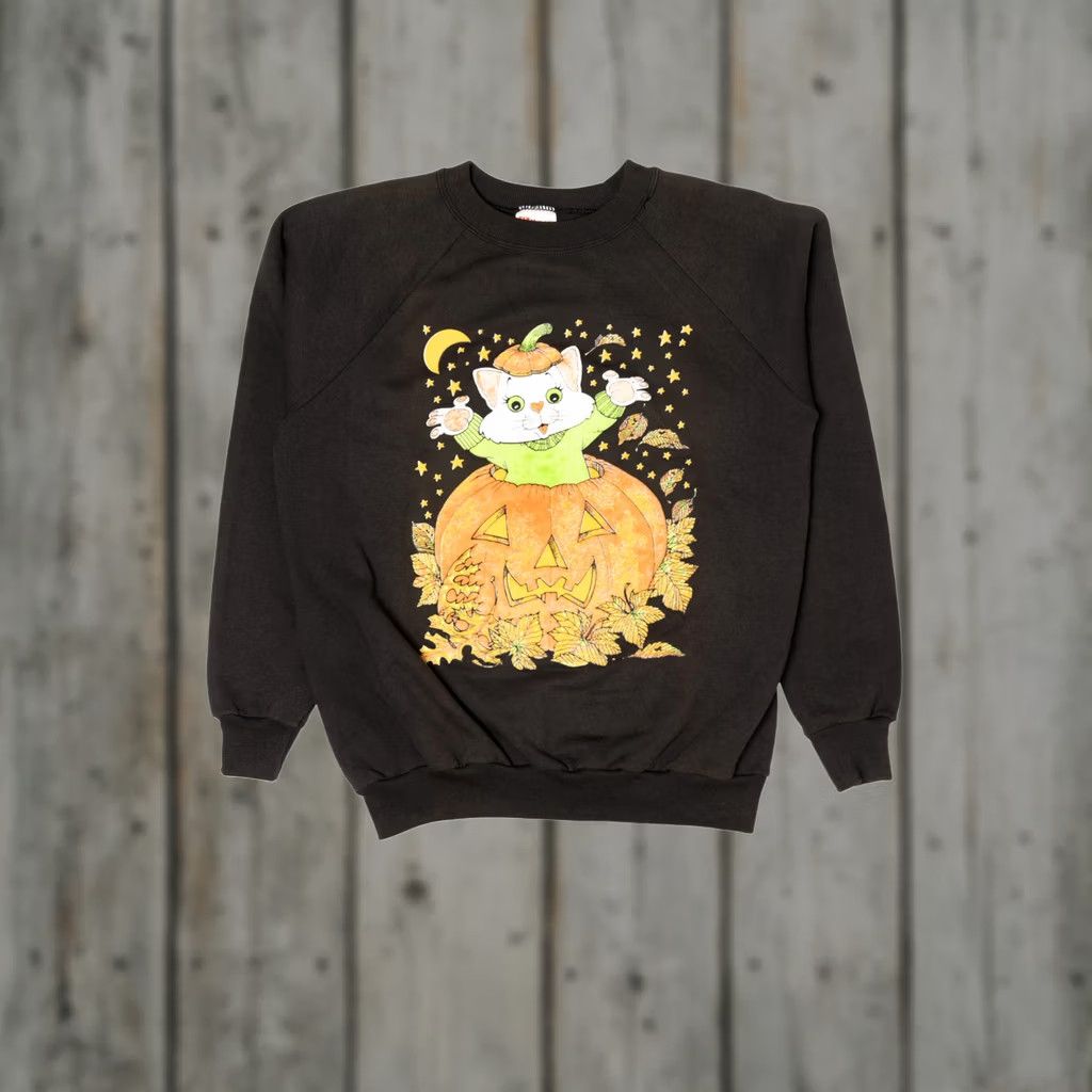 Hanes VINTAGE Hanes Cat In Jack O Lantern Halloween Raglan Sweatshirt Black 1990s Medium Womens Men Girls Boys Size US M / EU 48-50 / 2 - 1 Thumbnail