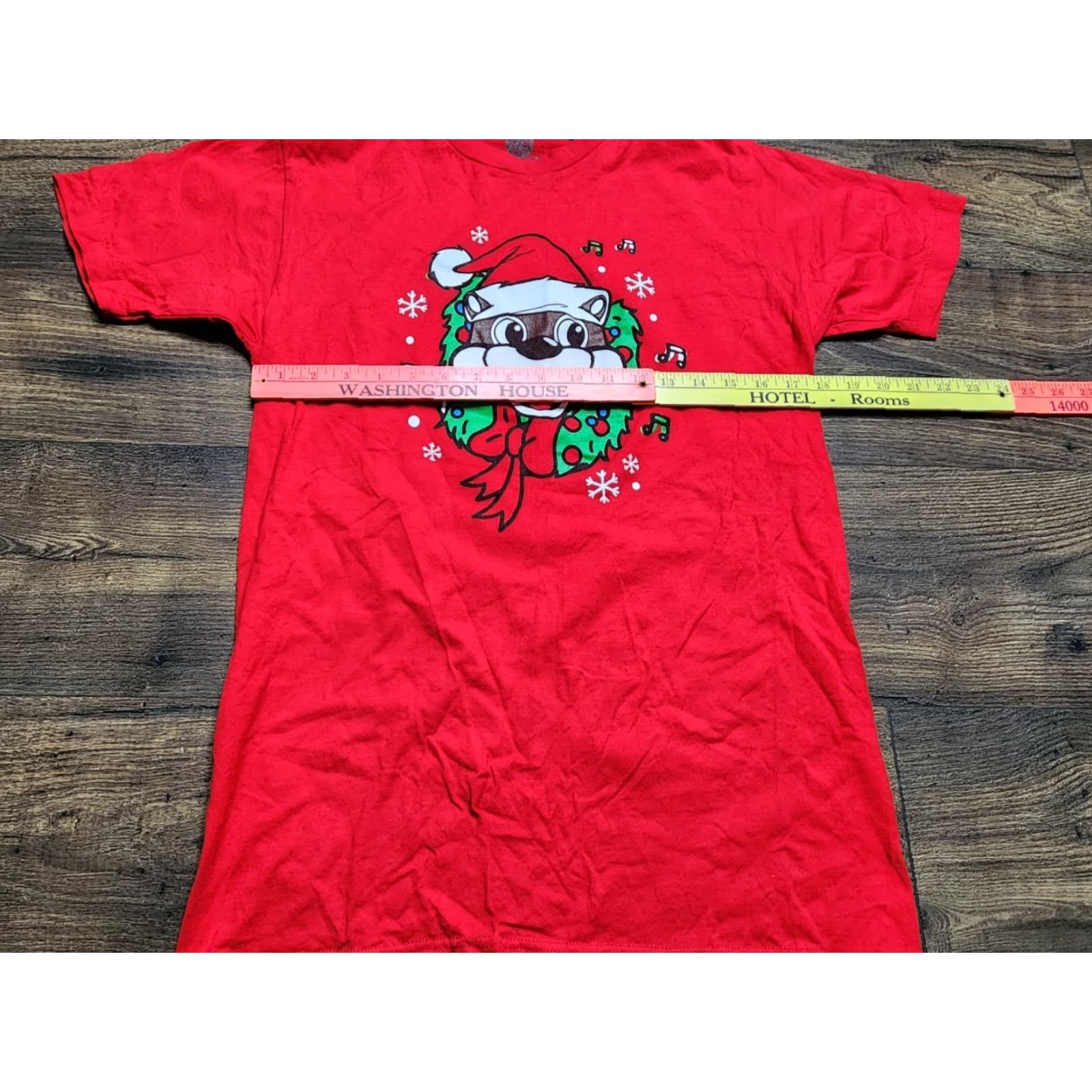 Vintage Bucees Mens M Christmas T Shirt Rocking Around 2022 Buc-ees Red Cotton Crew Neck Short Sleeve Unisex Adults Holiday Theme Christmas Men’s M Size US M / EU 48-50 / 2 - 4 Thumbnail