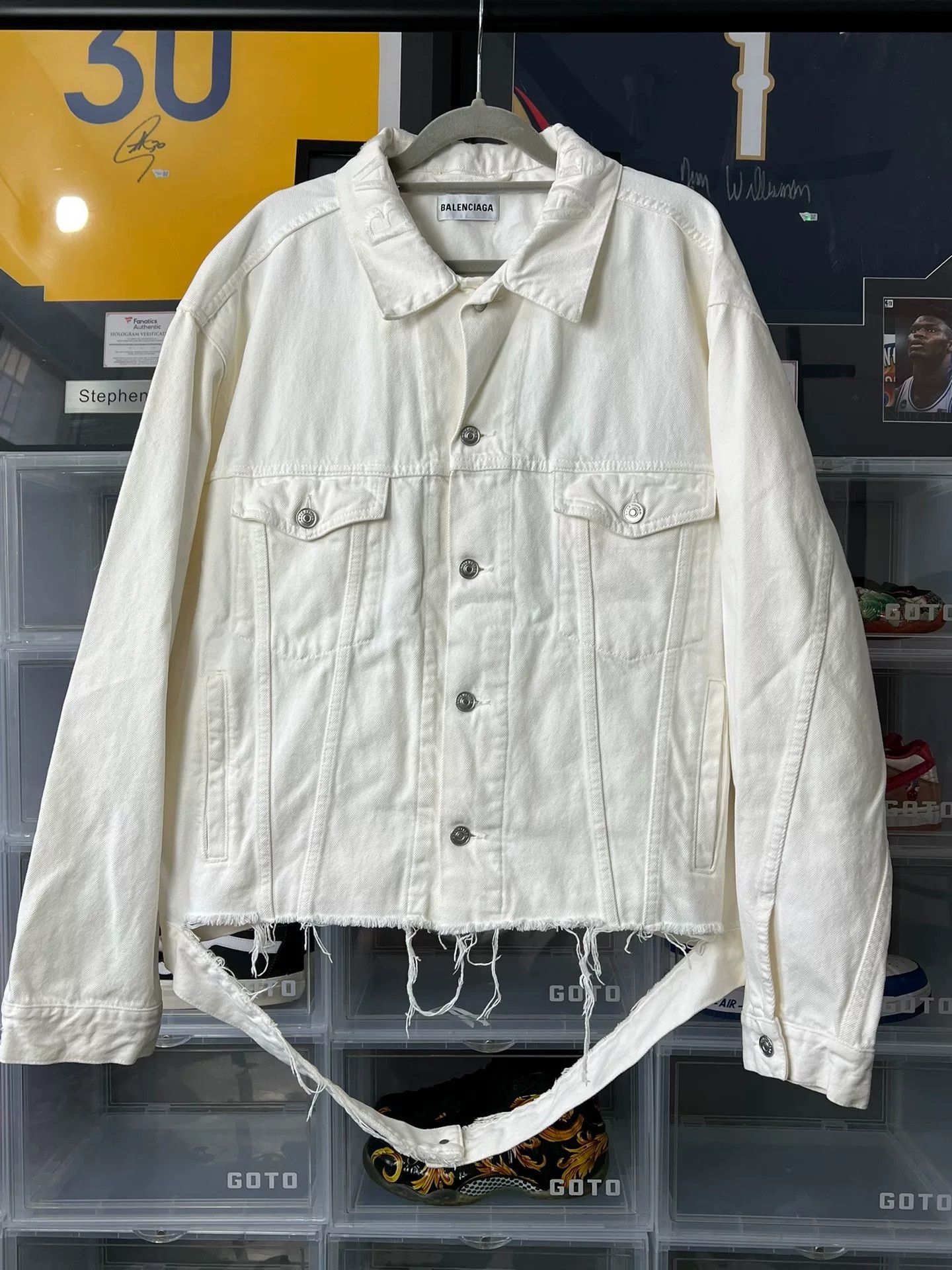 Balenciaga Balenciaga White Logo Embroidered Denim Jacket Size US S / EU 44-46 / 1 - 1 Thumbnail