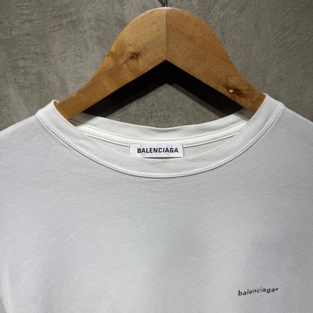 Balenciaga Balenciaga Small logo copy right logo tee Size US L / EU 52-54 / 3 - 3 Thumbnail