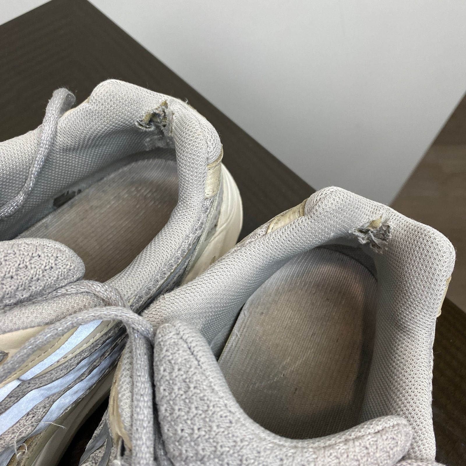 Adidas Adidas Yeezy Boost 700 V2 Cream Low Sneakers Shoes Men's 12 Size US 12 / EU 45 - 9 Thumbnail